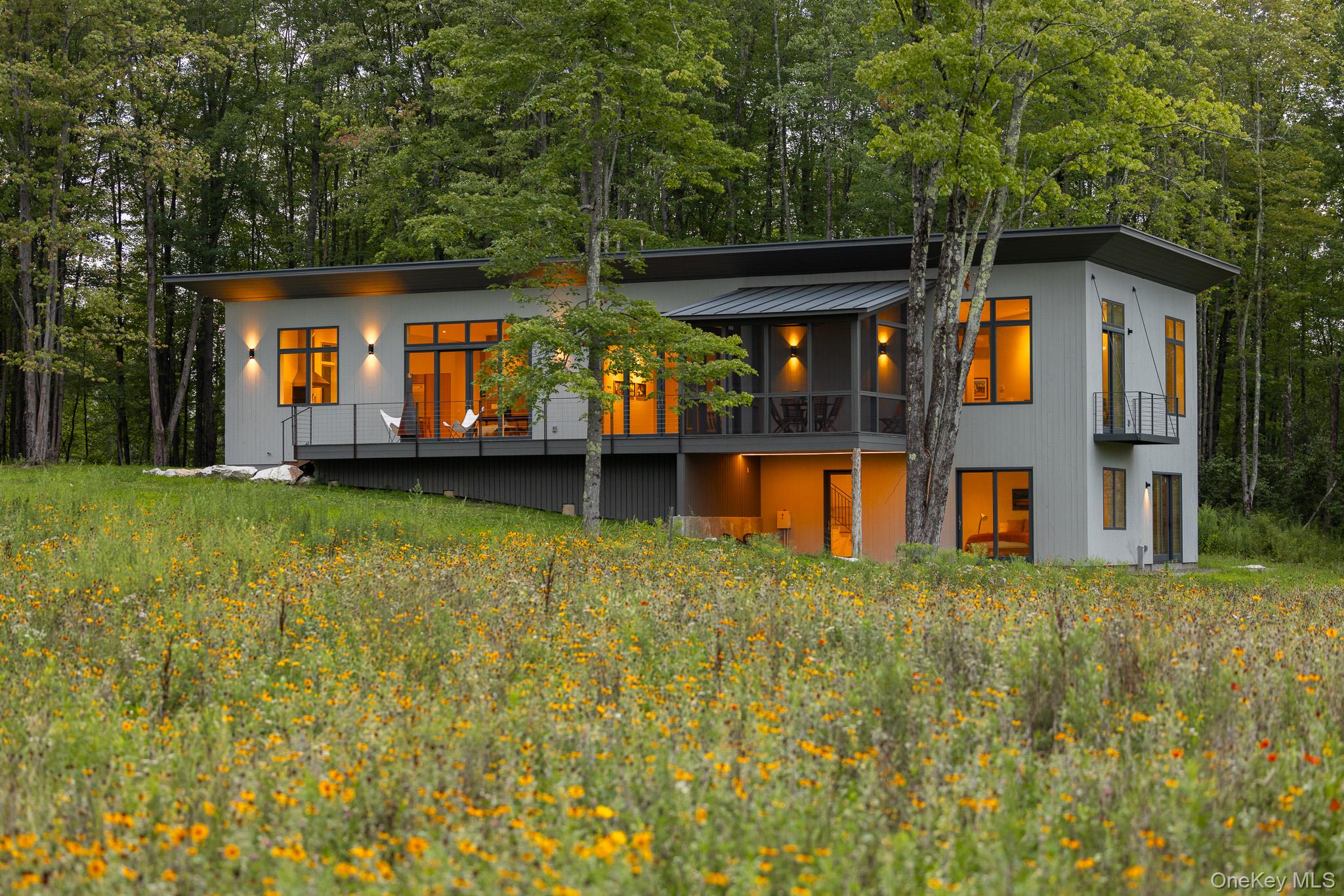 195 Mohonk Road Property Photo 1