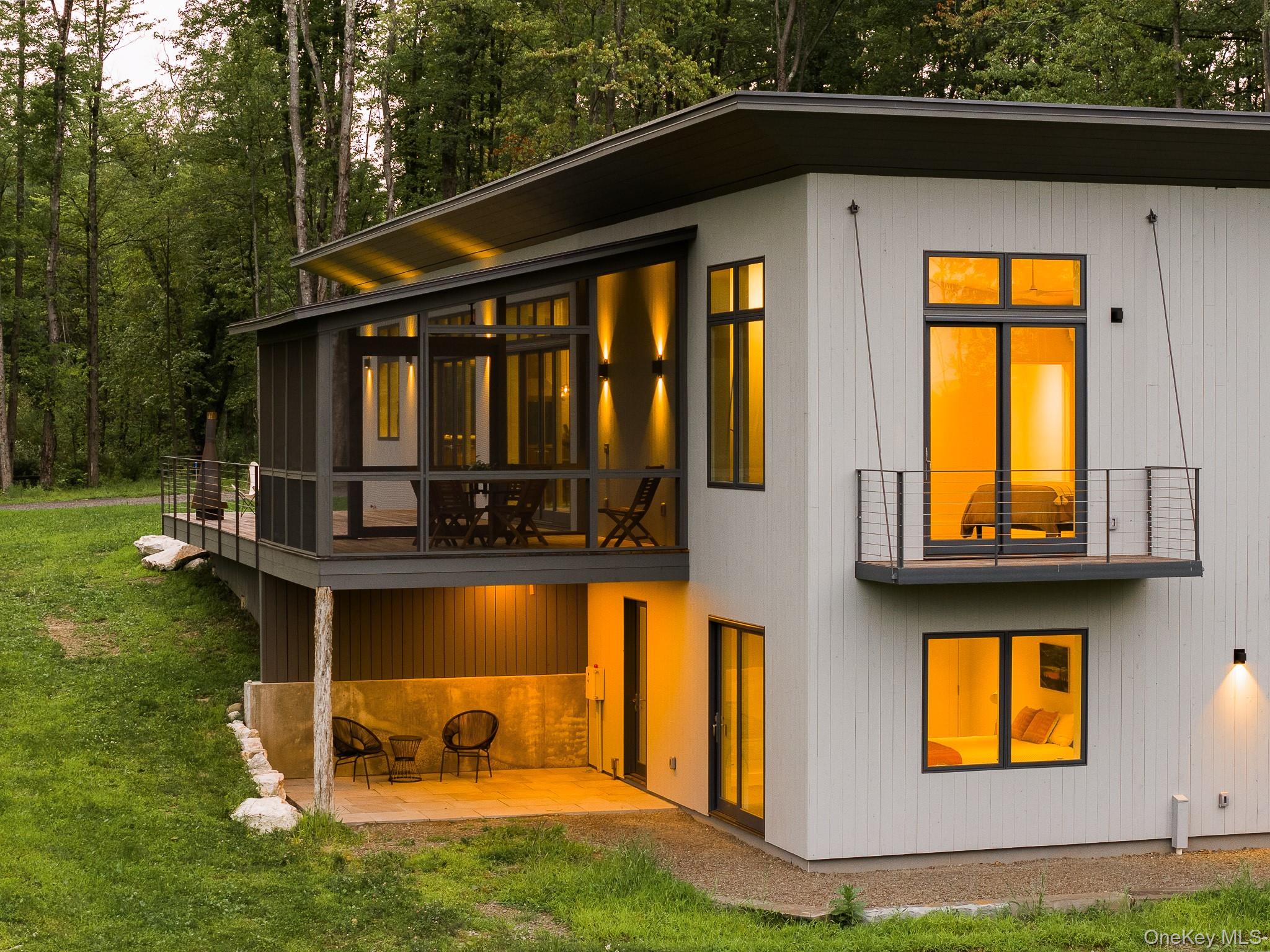 195 Mohonk Road Property Photo 4