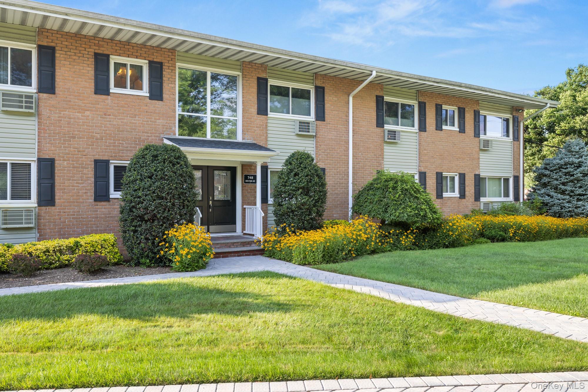 748 Deer Park Avenue 7h Property Photo 3