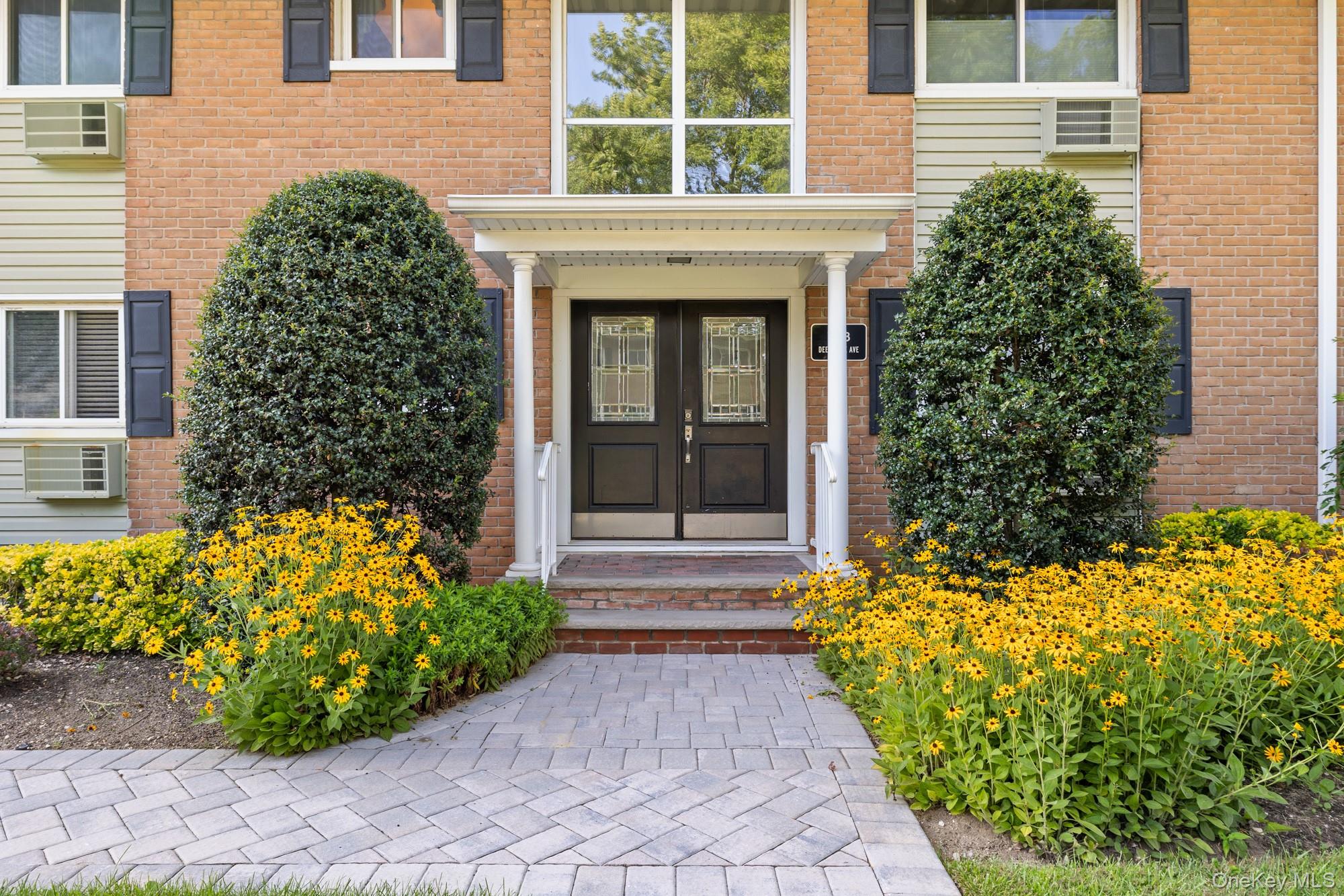 748 Deer Park Avenue 7h Property Photo 4