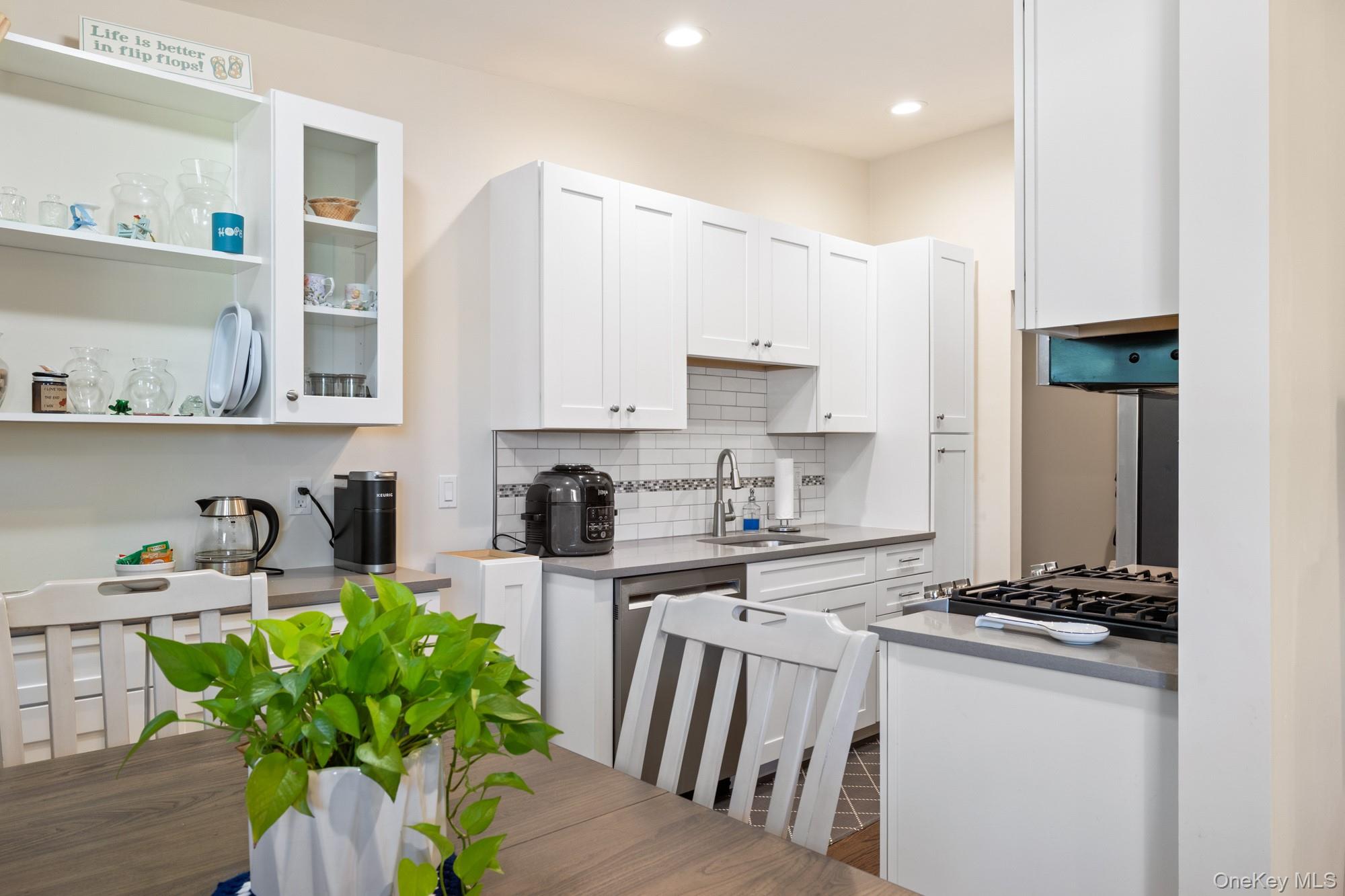 748 Deer Park Avenue 7h Property Photo 13