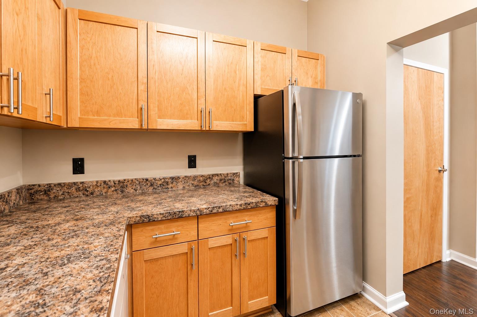 20 S Broadway 202 Property Photo 5