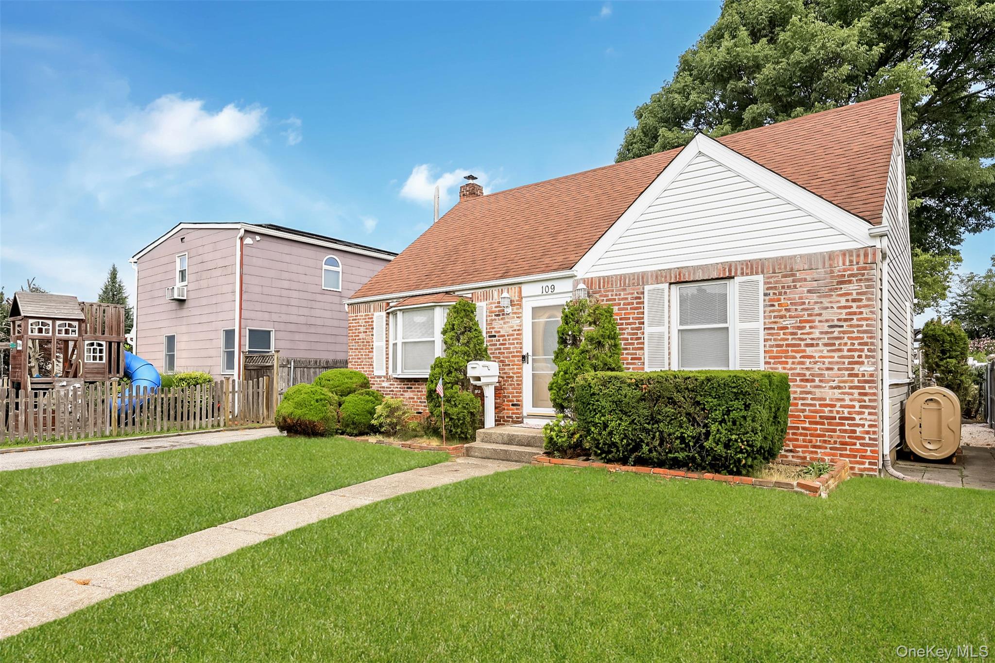 109 Henrietta Avenue Property Photo 3