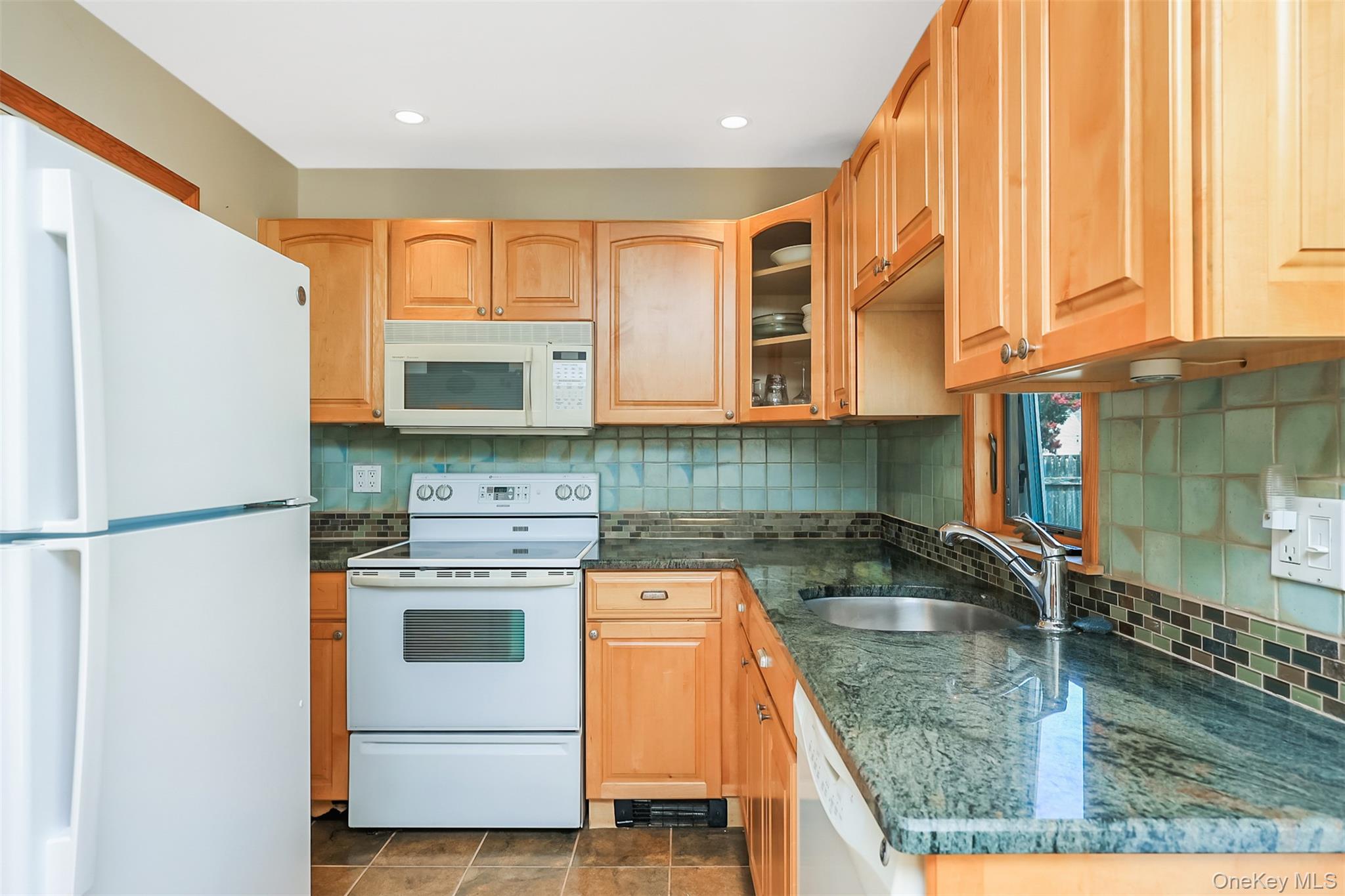 109 Henrietta Avenue Property Photo 8