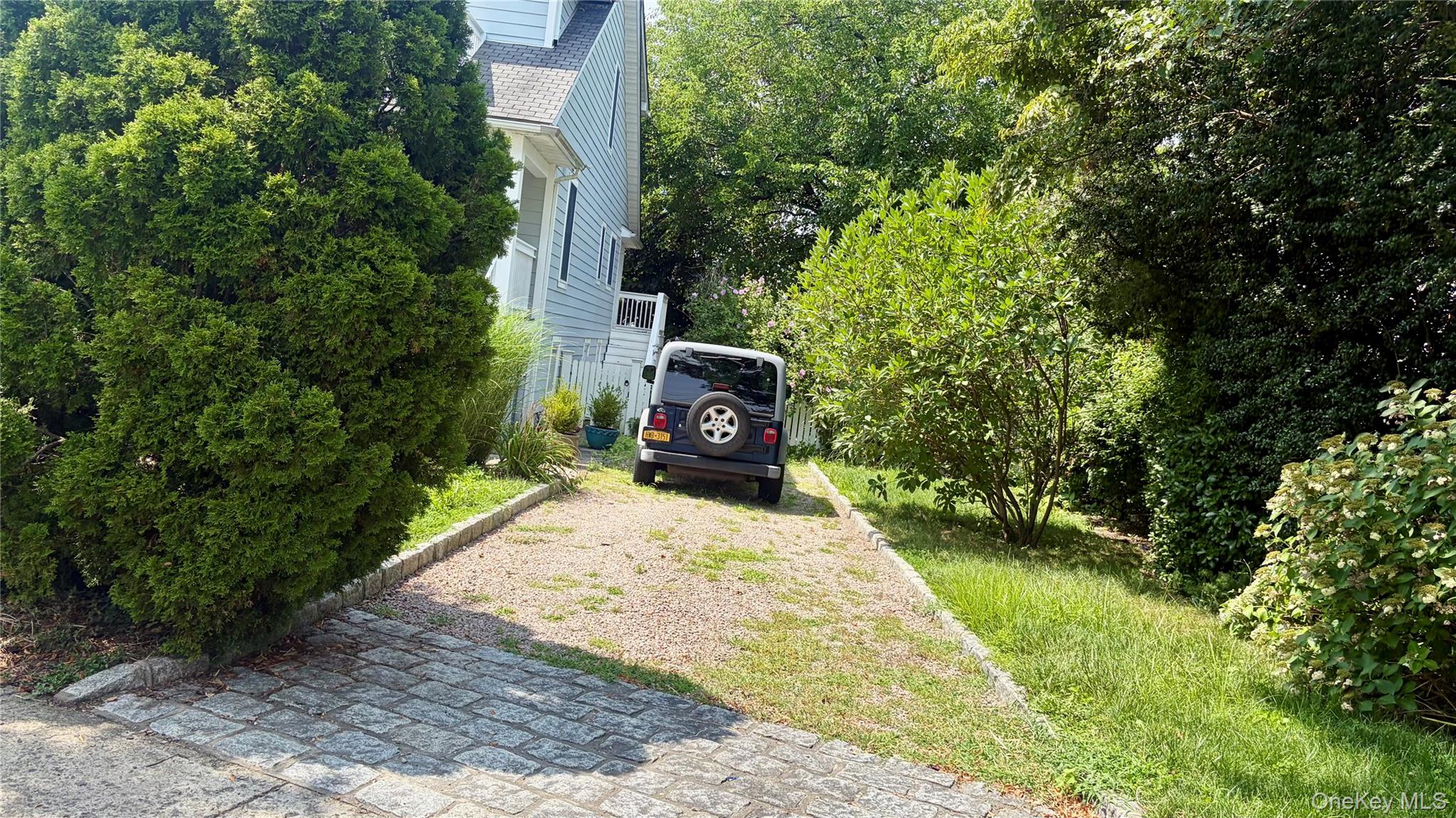 675 King Avenue Property Photo 27