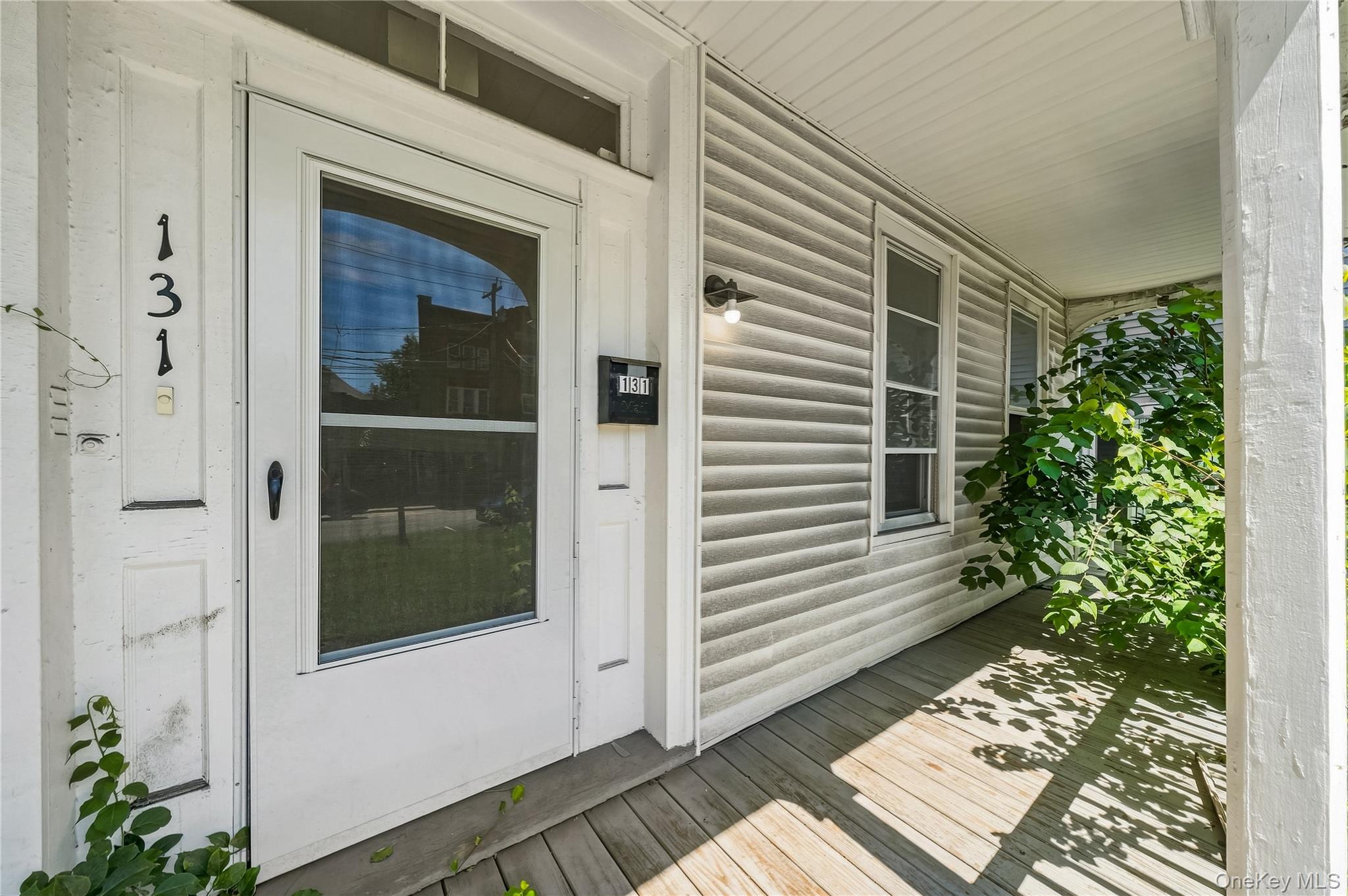 131 Wickham Ave Property Photo 6
