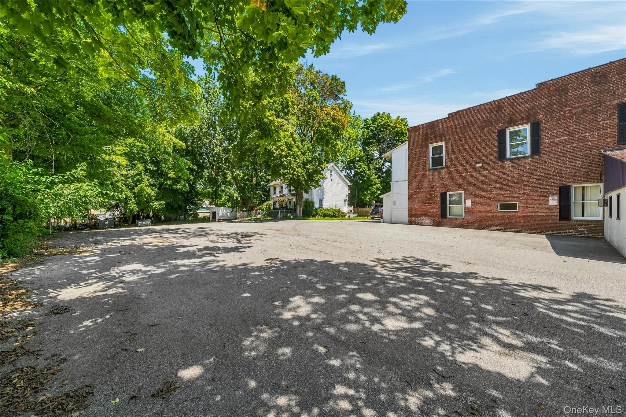 131 Wickham Ave Property Photo 38