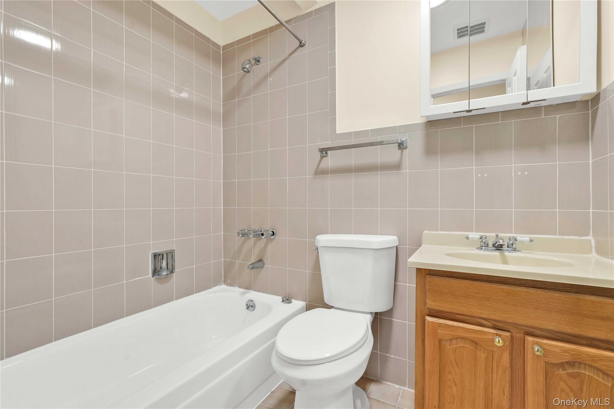 67-07 Selfridge Street 3rd Floor Property Photo 16