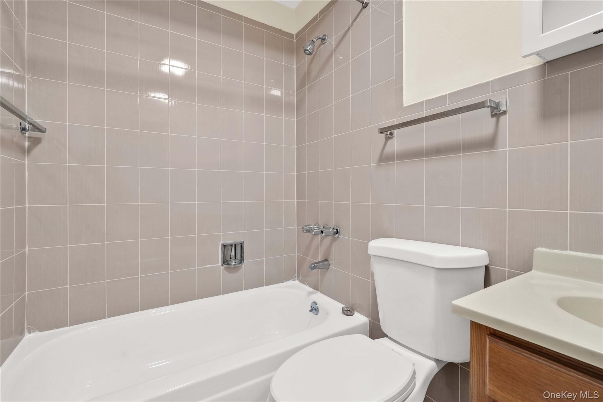 67-07 Selfridge Street 3rd Floor Property Photo 17