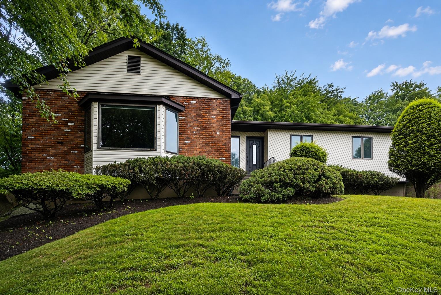 211 Waters Edge Property Photo 1
