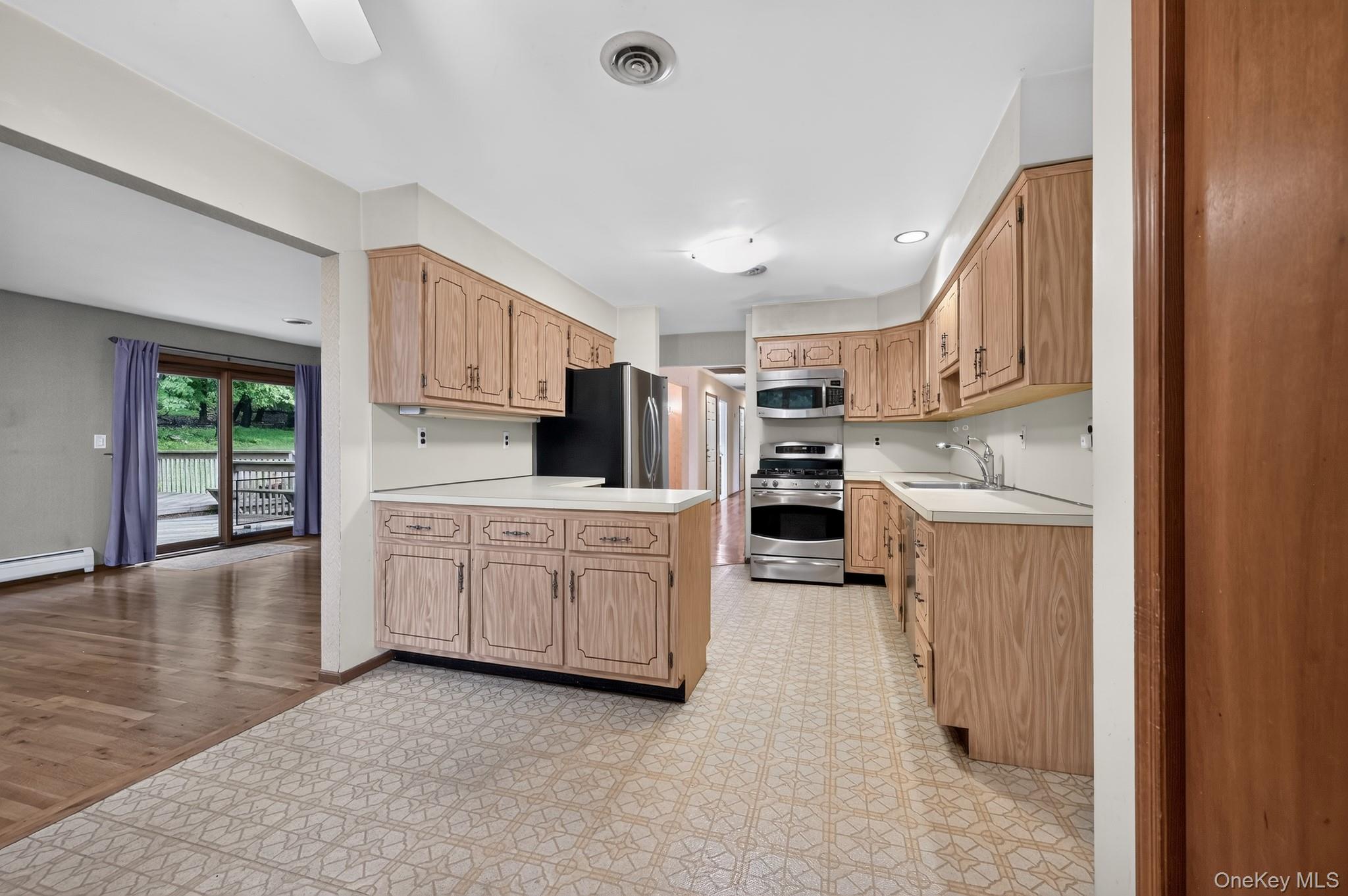 211 Waters Edge Property Photo 12