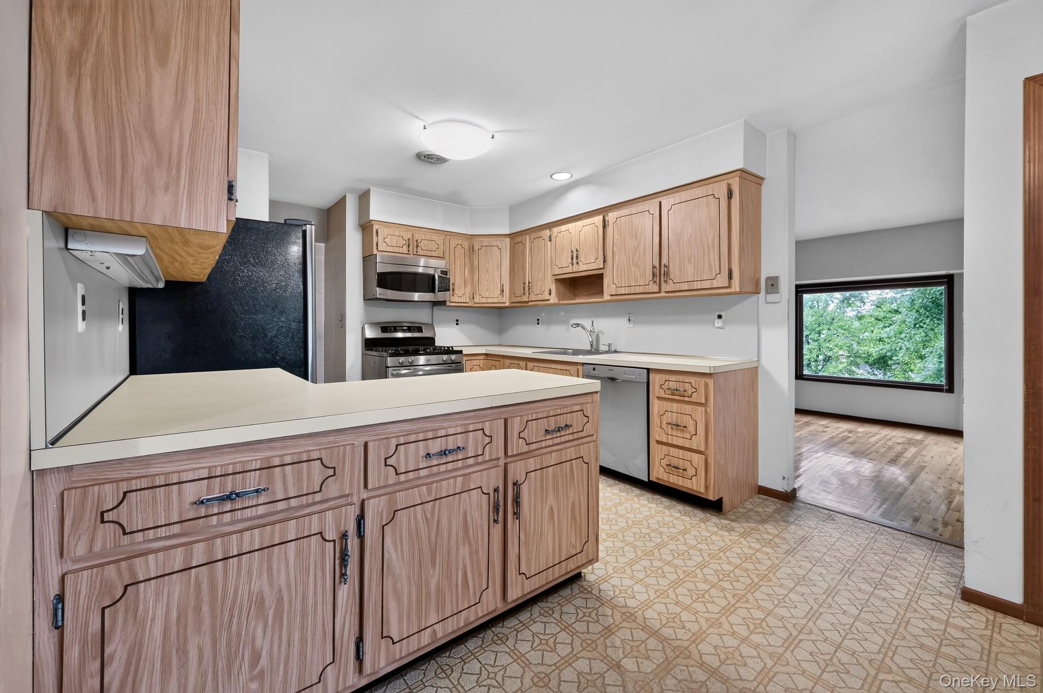 211 Waters Edge Property Photo 13