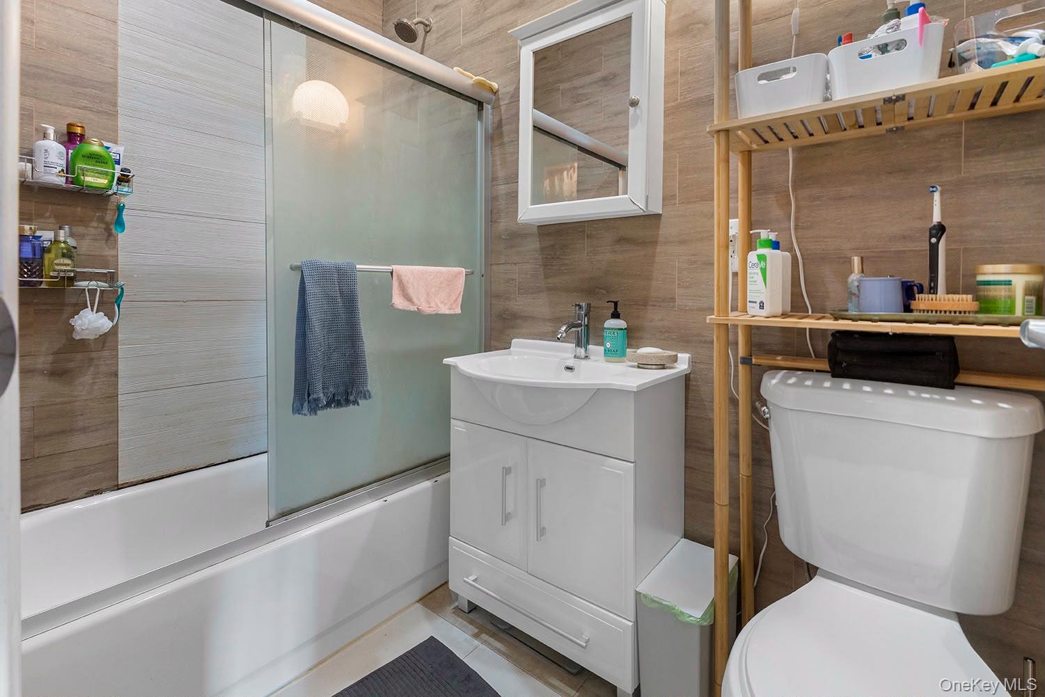 887 Lafayette Avenue Property Photo 8