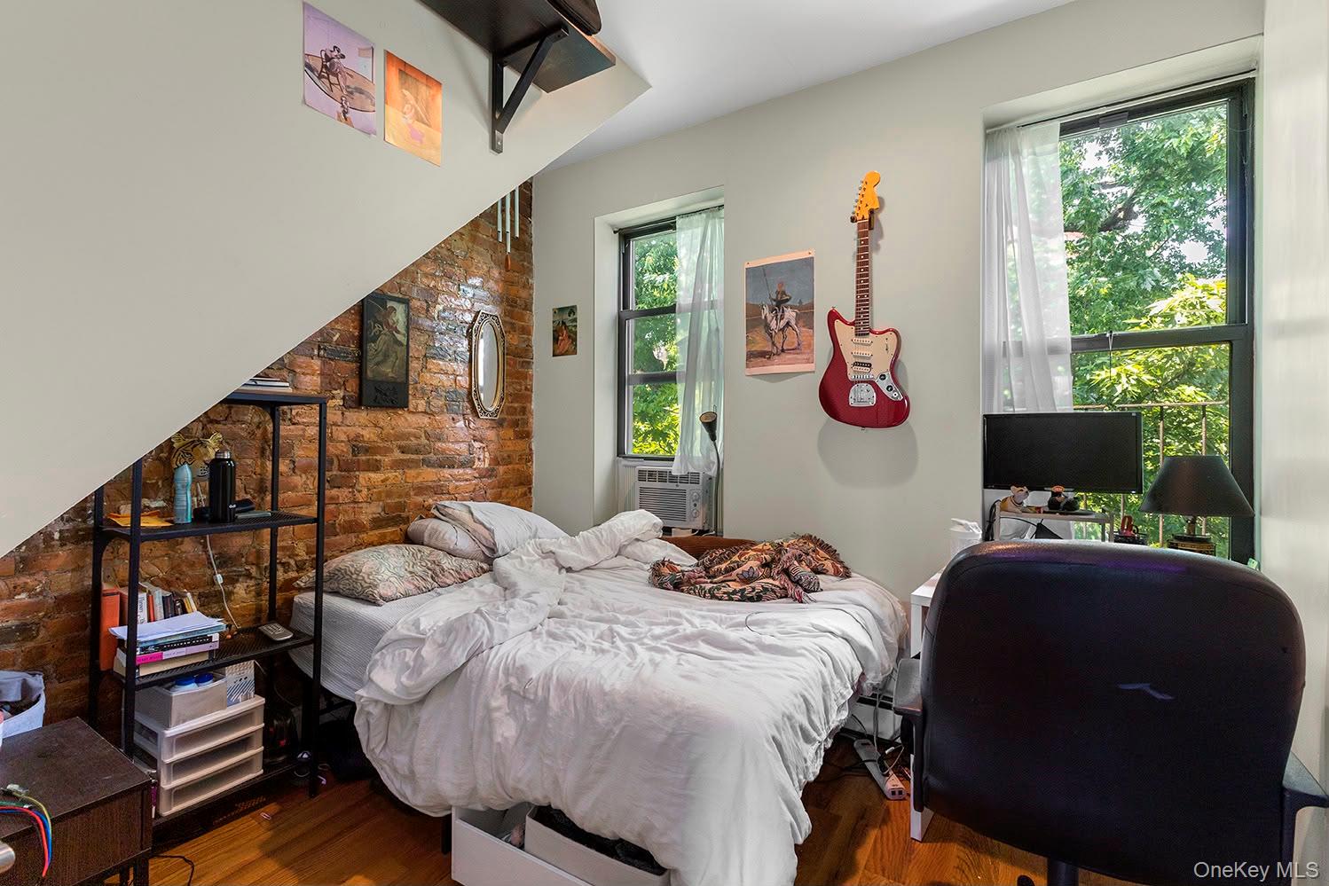 887 Lafayette Avenue Property Photo 9