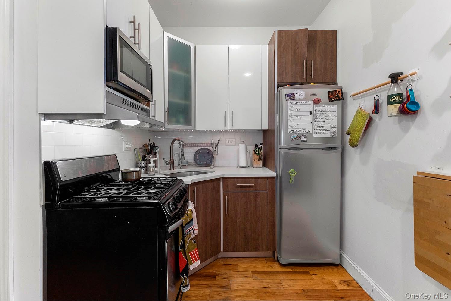 887 Lafayette Avenue Property Photo 10