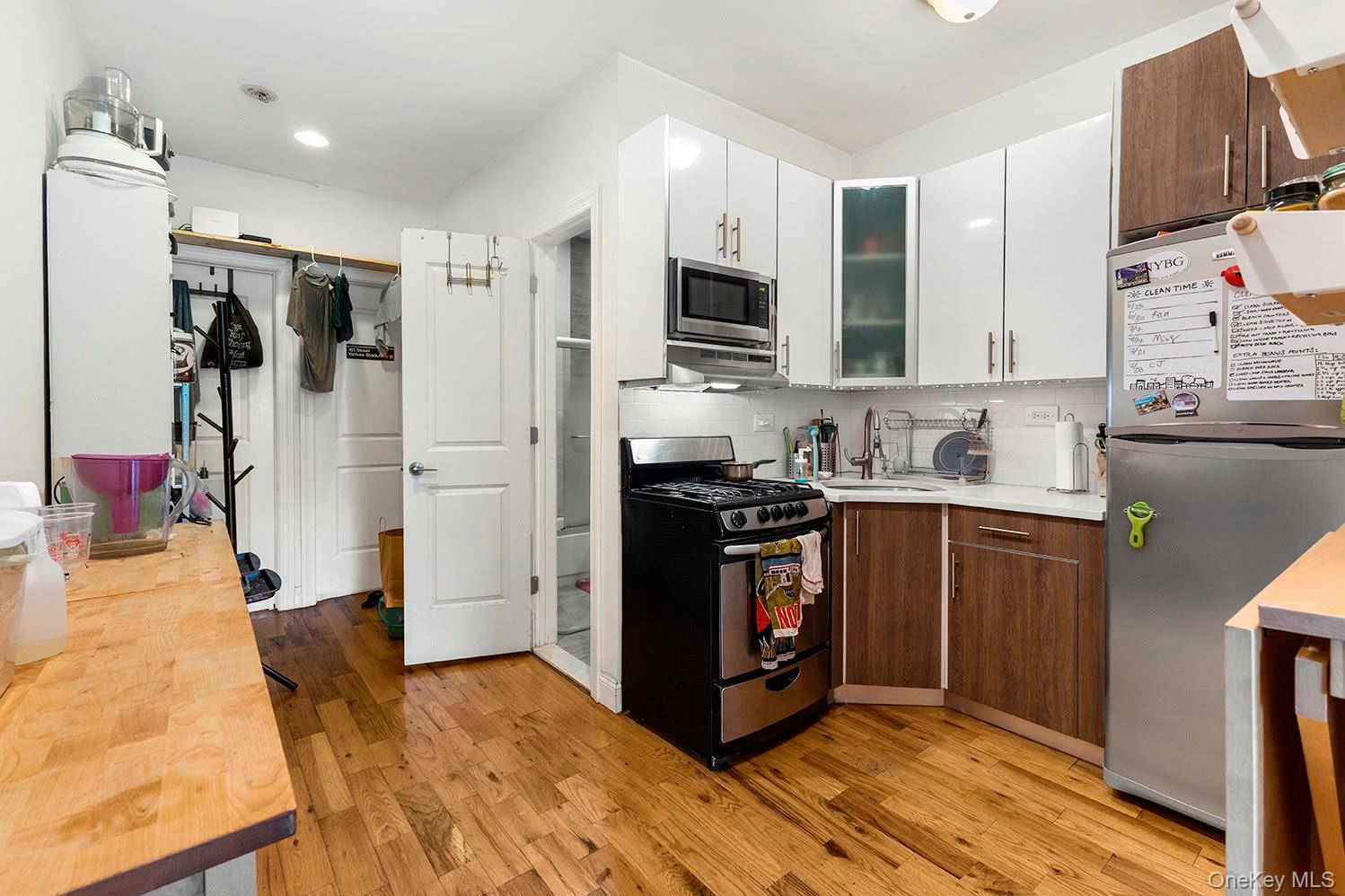 887 Lafayette Avenue Property Photo 11