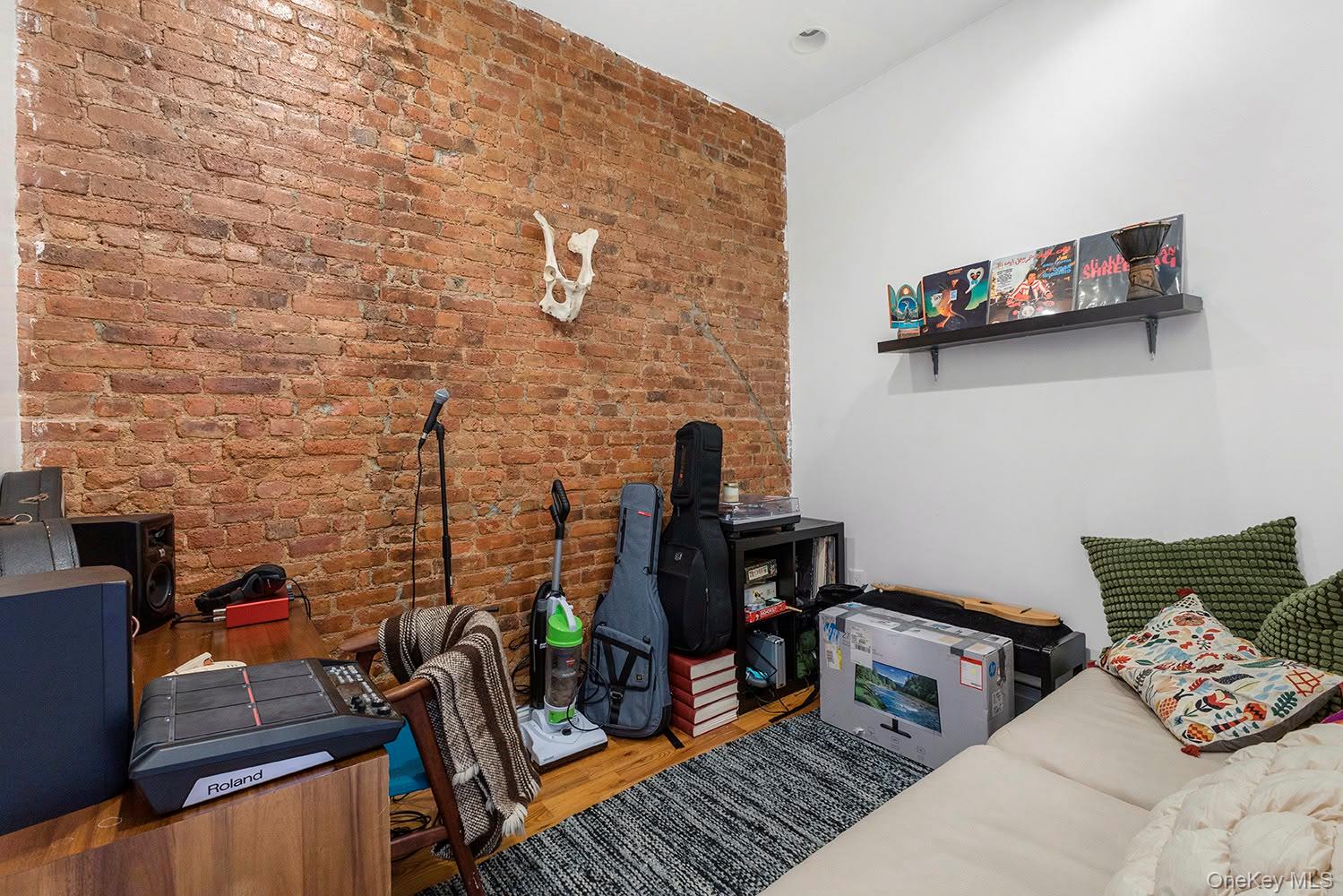 887 Lafayette Avenue Property Photo 16