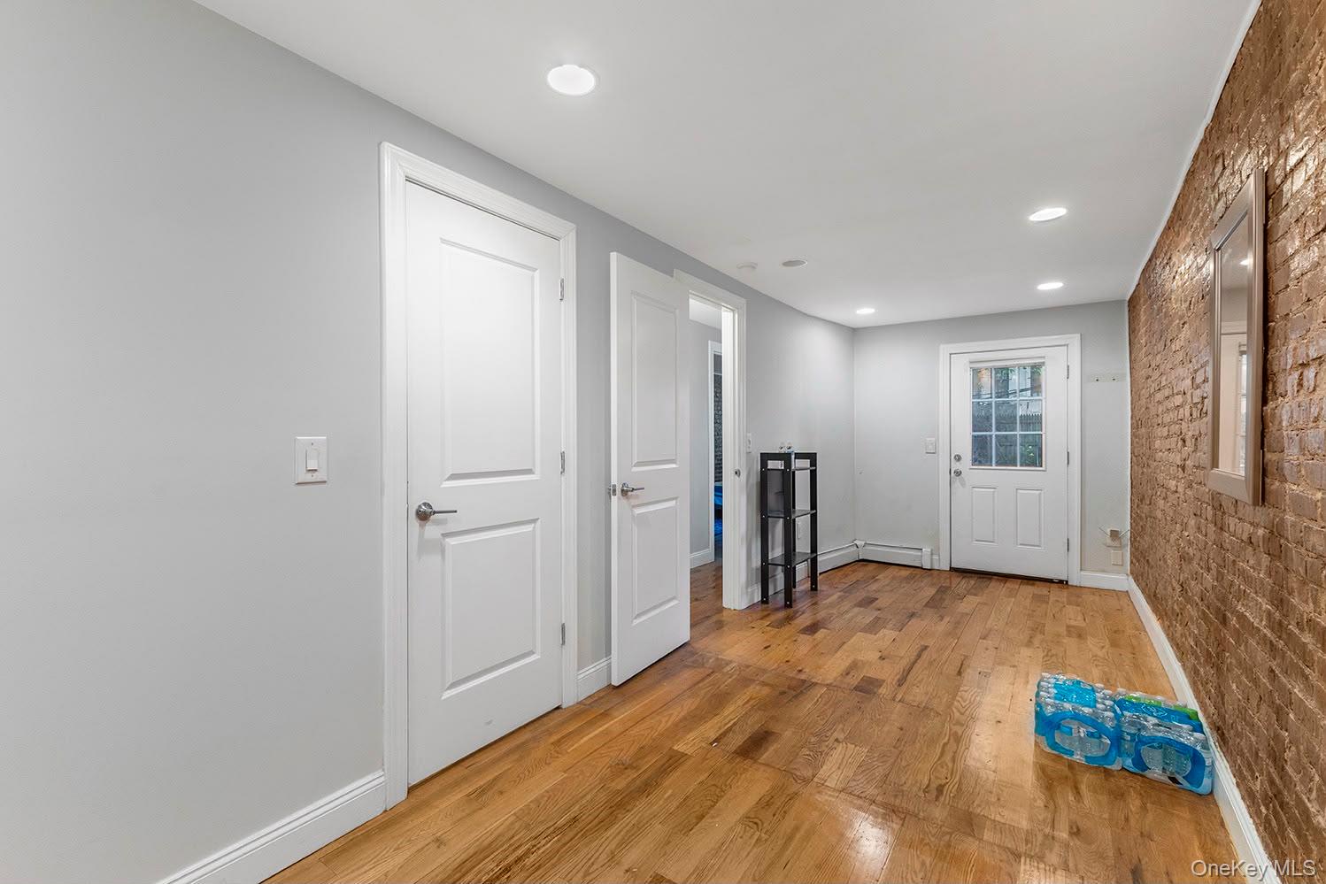 887 Lafayette Avenue Property Photo 23