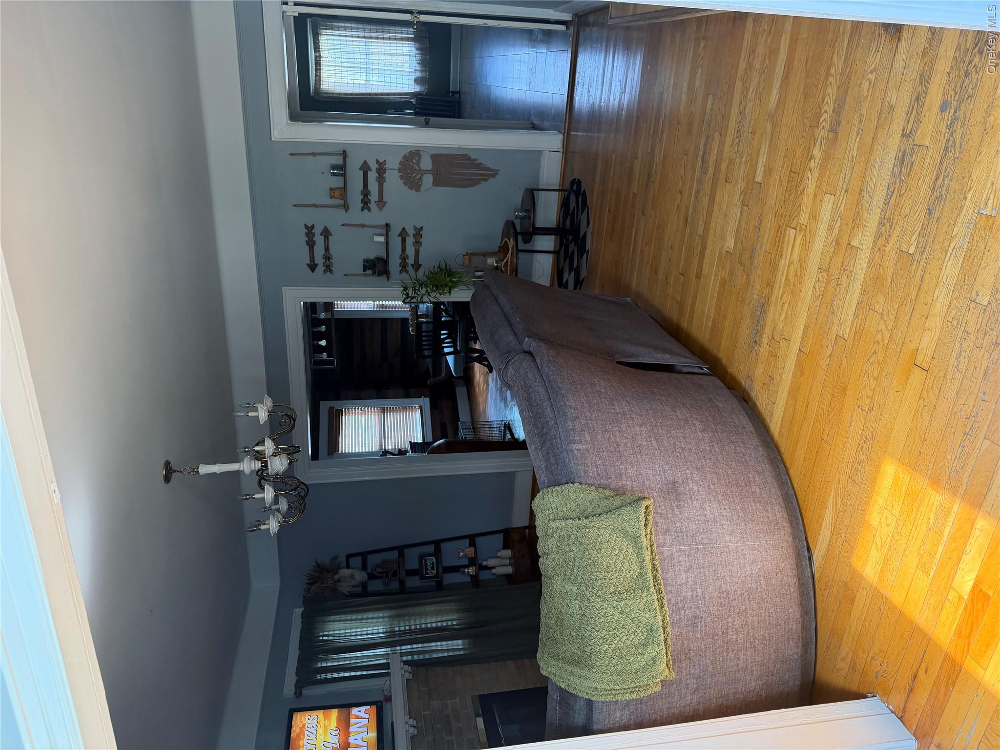 20905 Hollis Avenue Property Photo 9