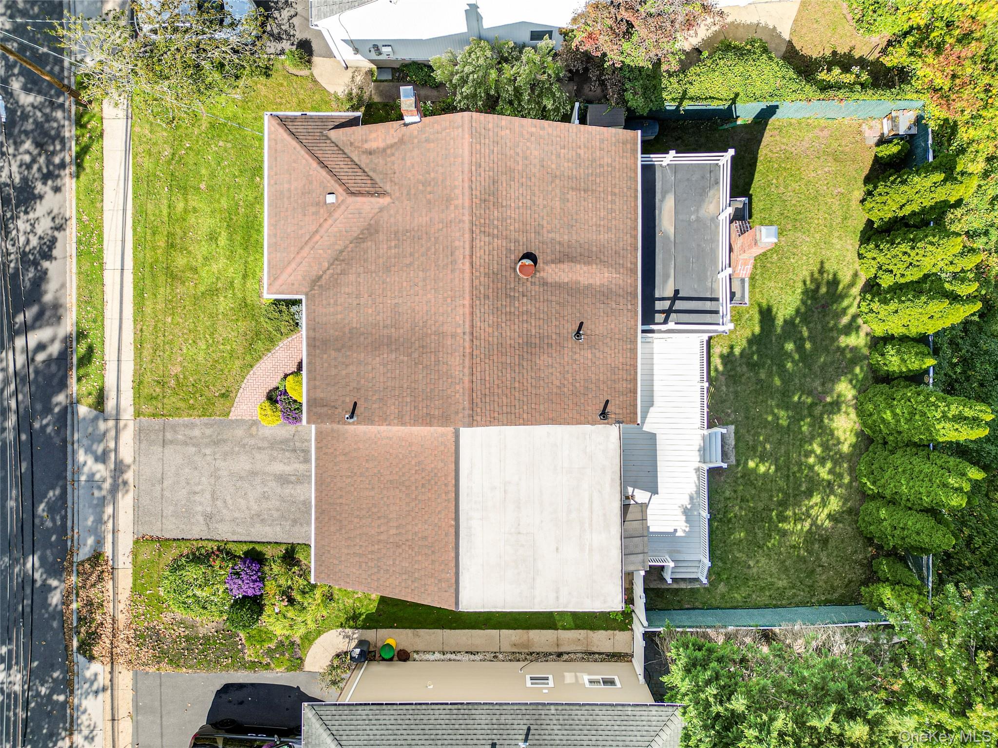 17 Lafayette Drive Property Photo 3