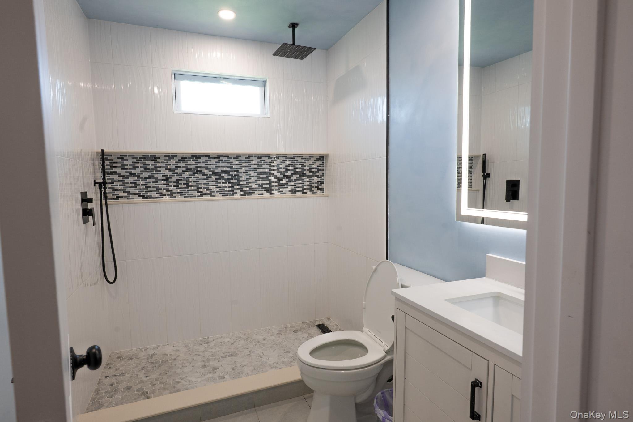 8 Silver Road Property Photo 5
