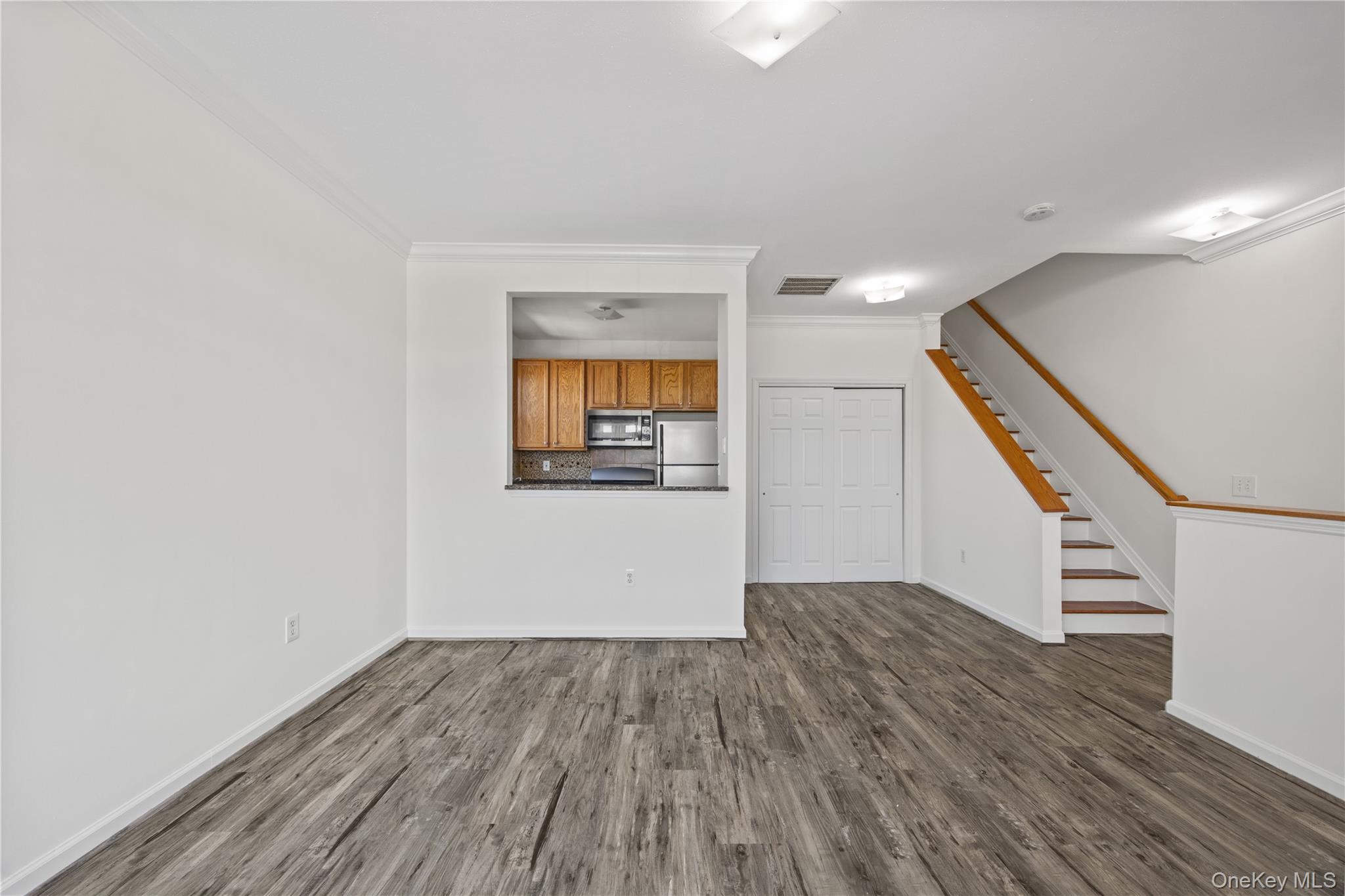 102 Surf Drive Property Photo 3