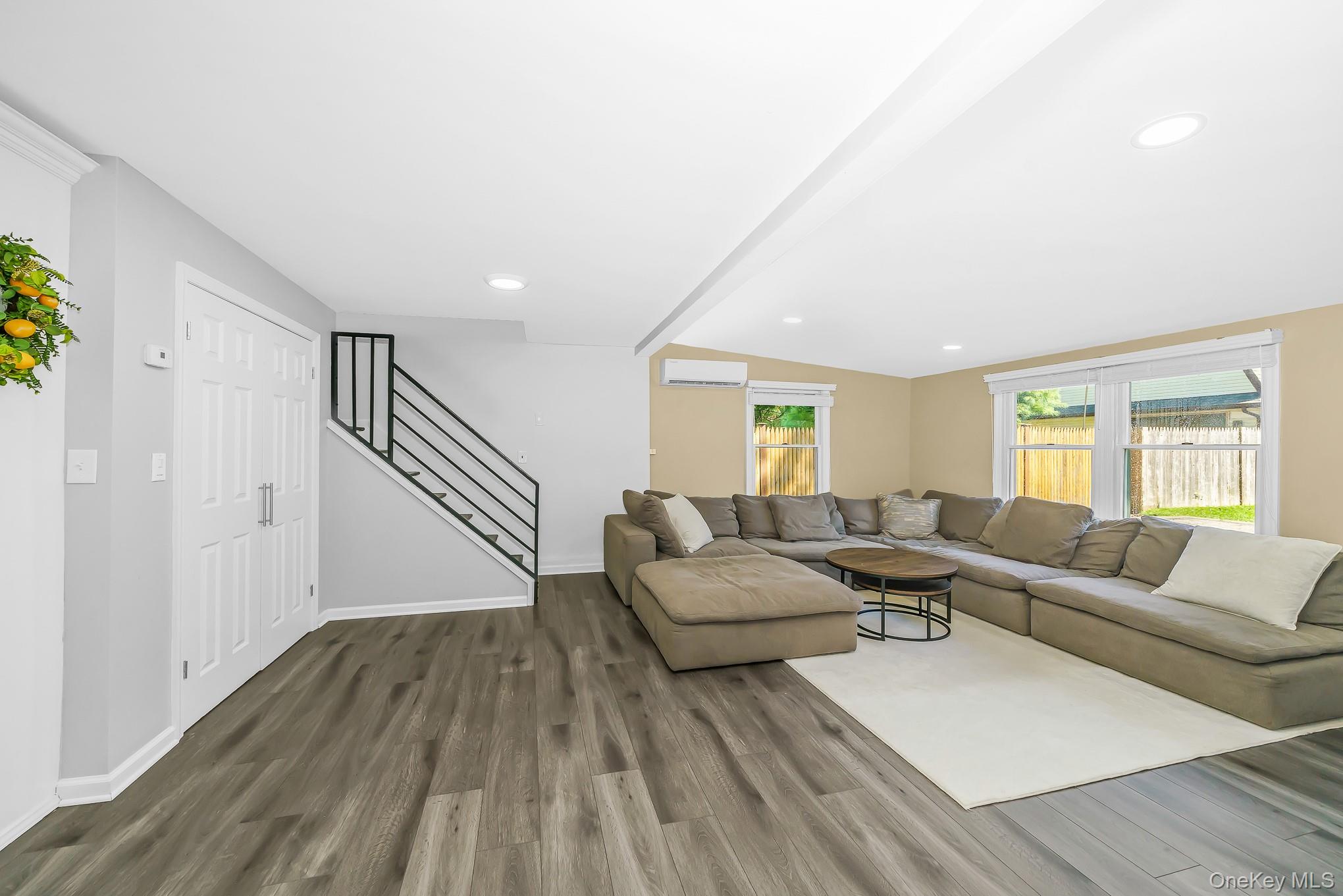 10 Hill Street Property Photo 26