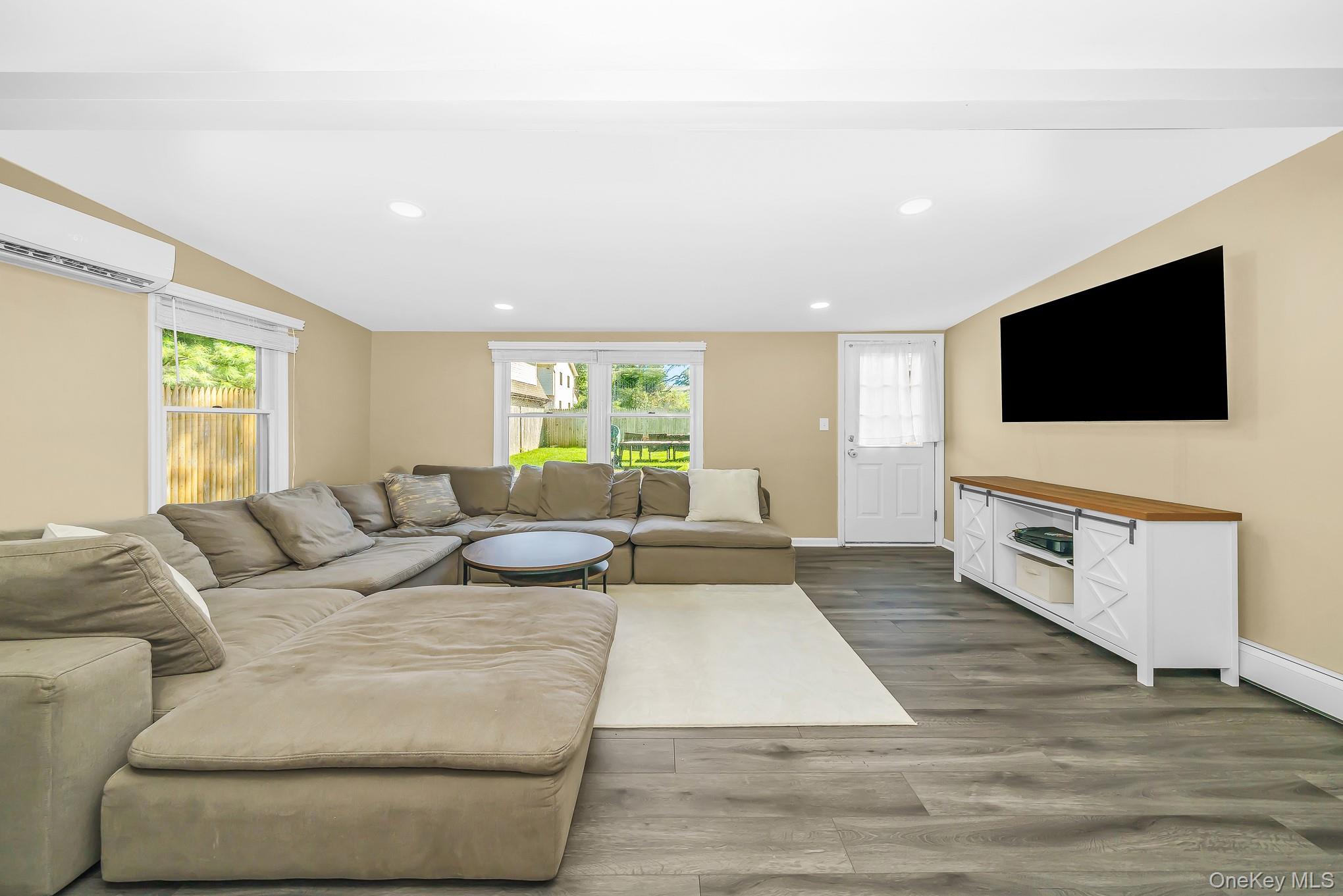 10 Hill Street Property Photo 28