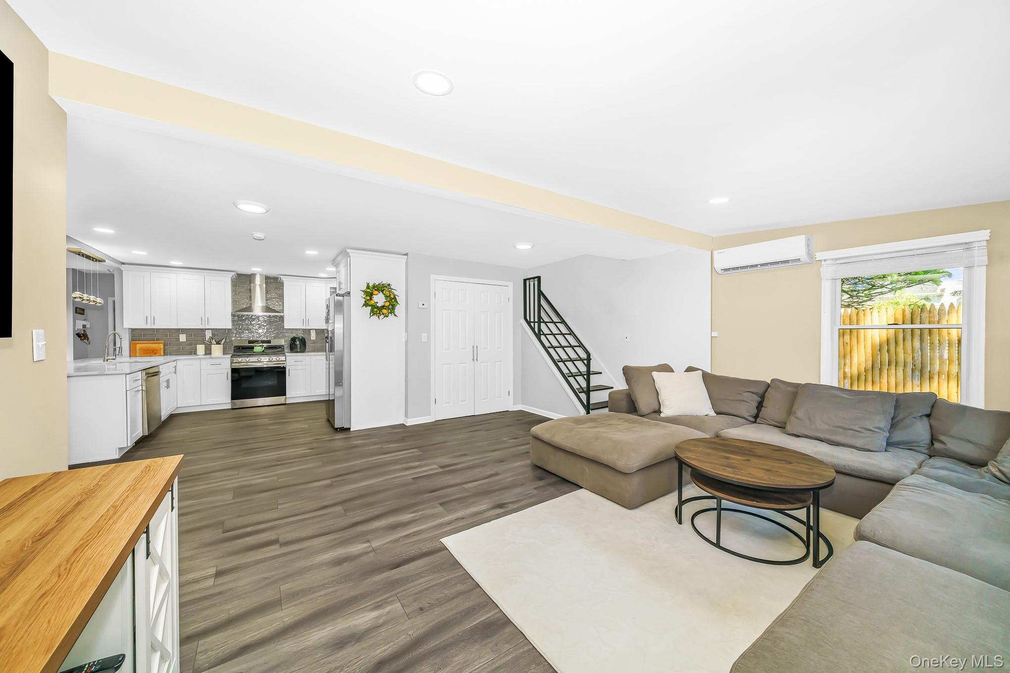 10 Hill Street Property Photo 29
