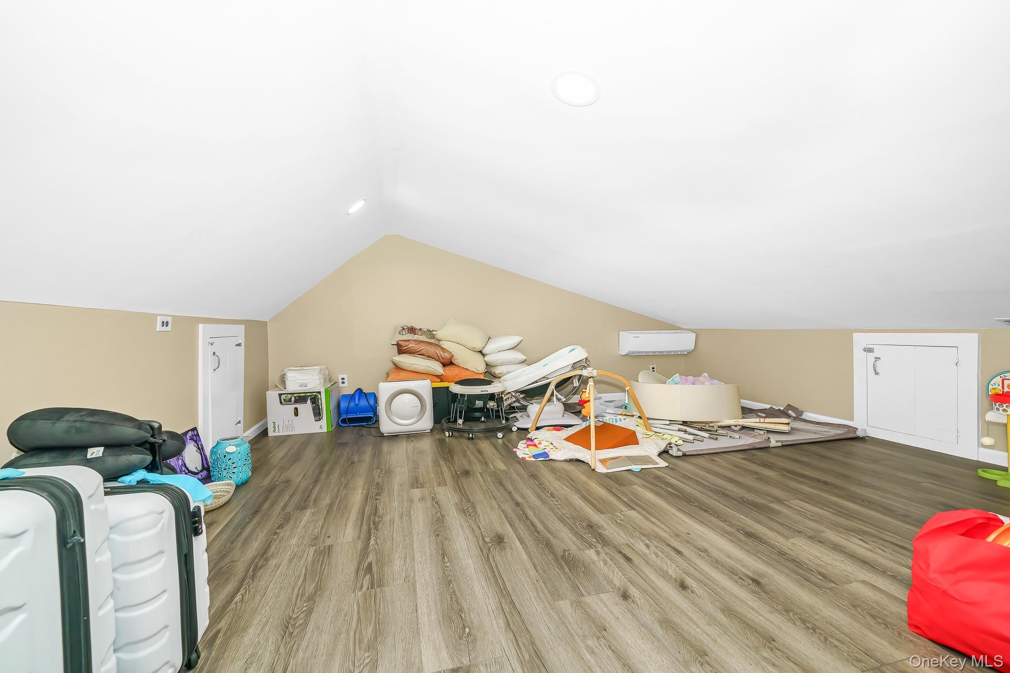 10 Hill Street Property Photo 45