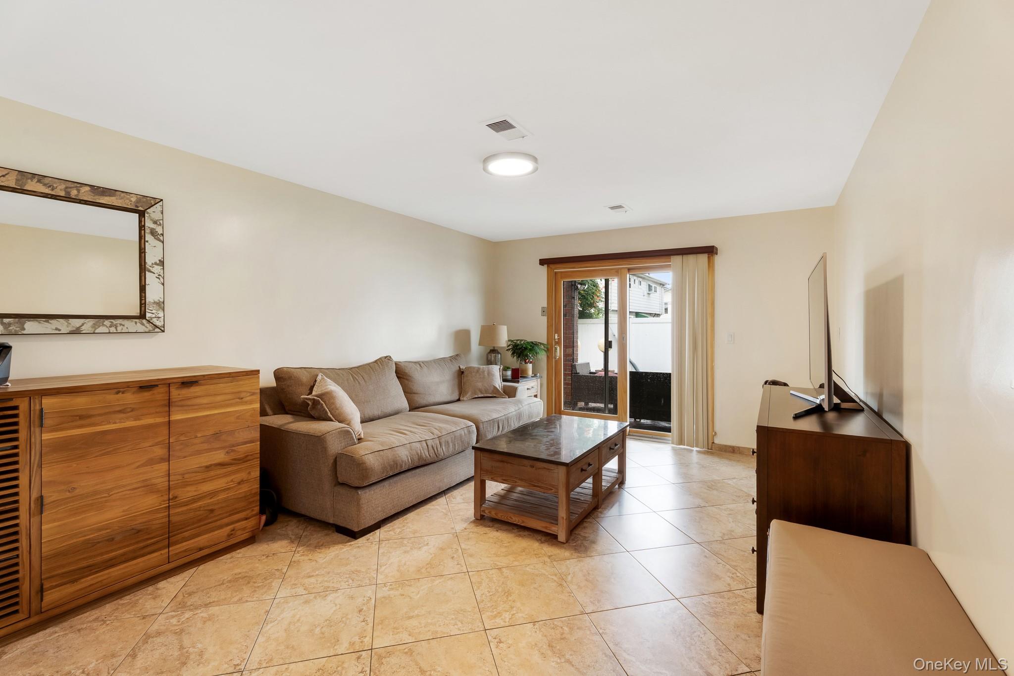 164-30 85th Street Property Photo 5