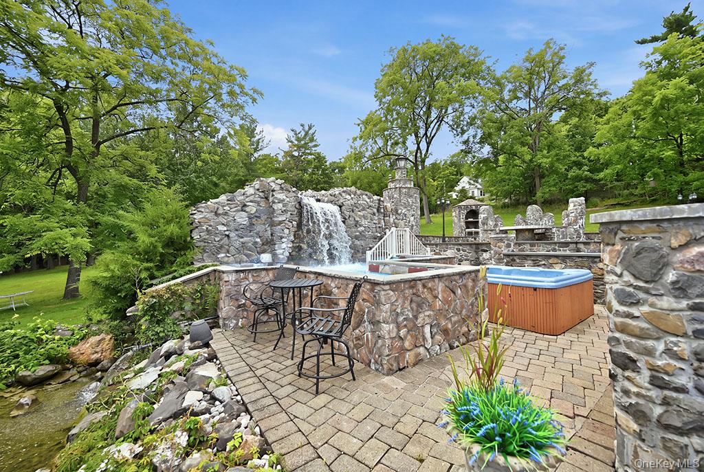 7 Lake Avenue Property Photo 10