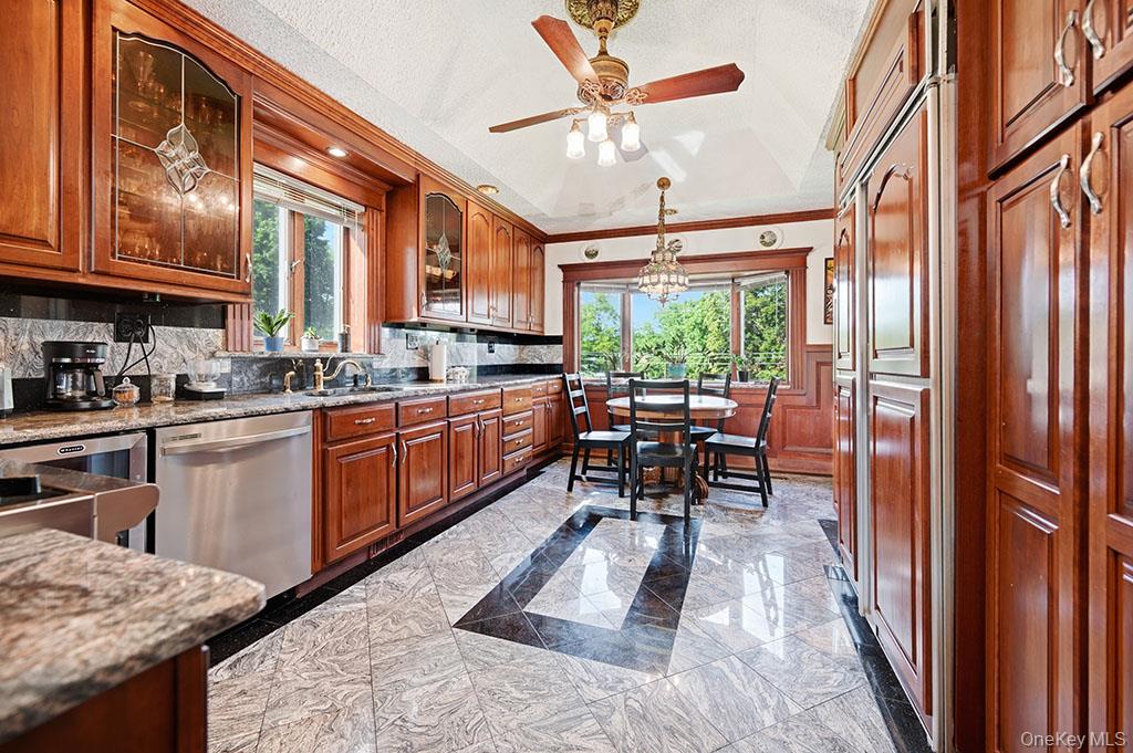 7 Lake Avenue Property Photo 31