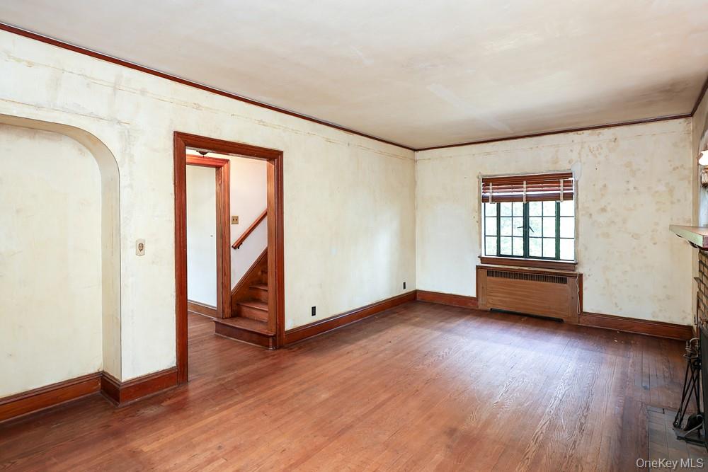 8654 Somerset Street Property Photo 4