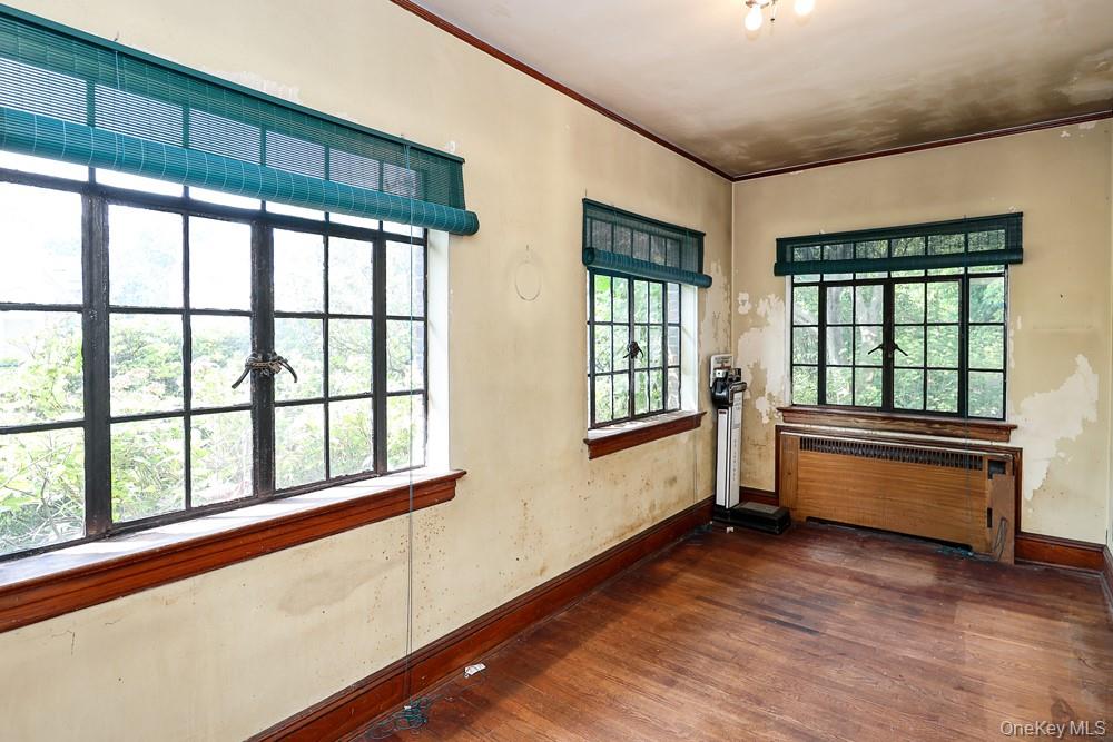 8654 Somerset Street Property Photo 6