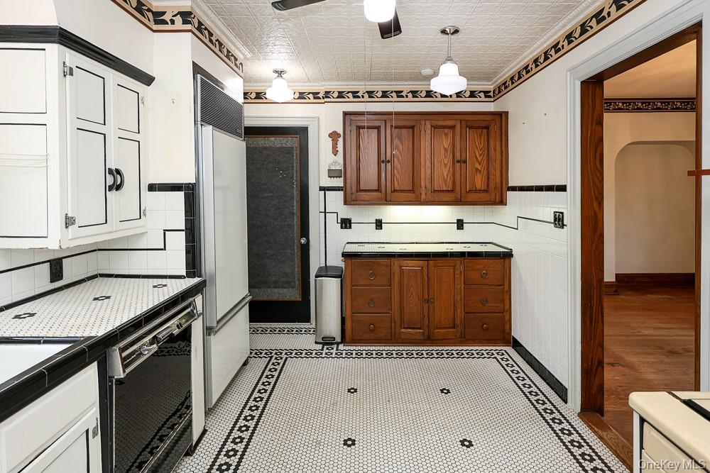 8654 Somerset Street Property Photo 11