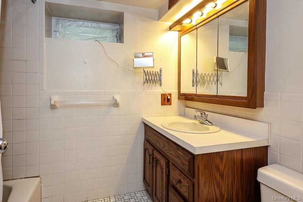 8654 Somerset Street Property Photo 19