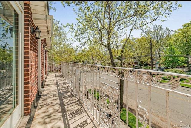 5122 199th Street Property Photo 12
