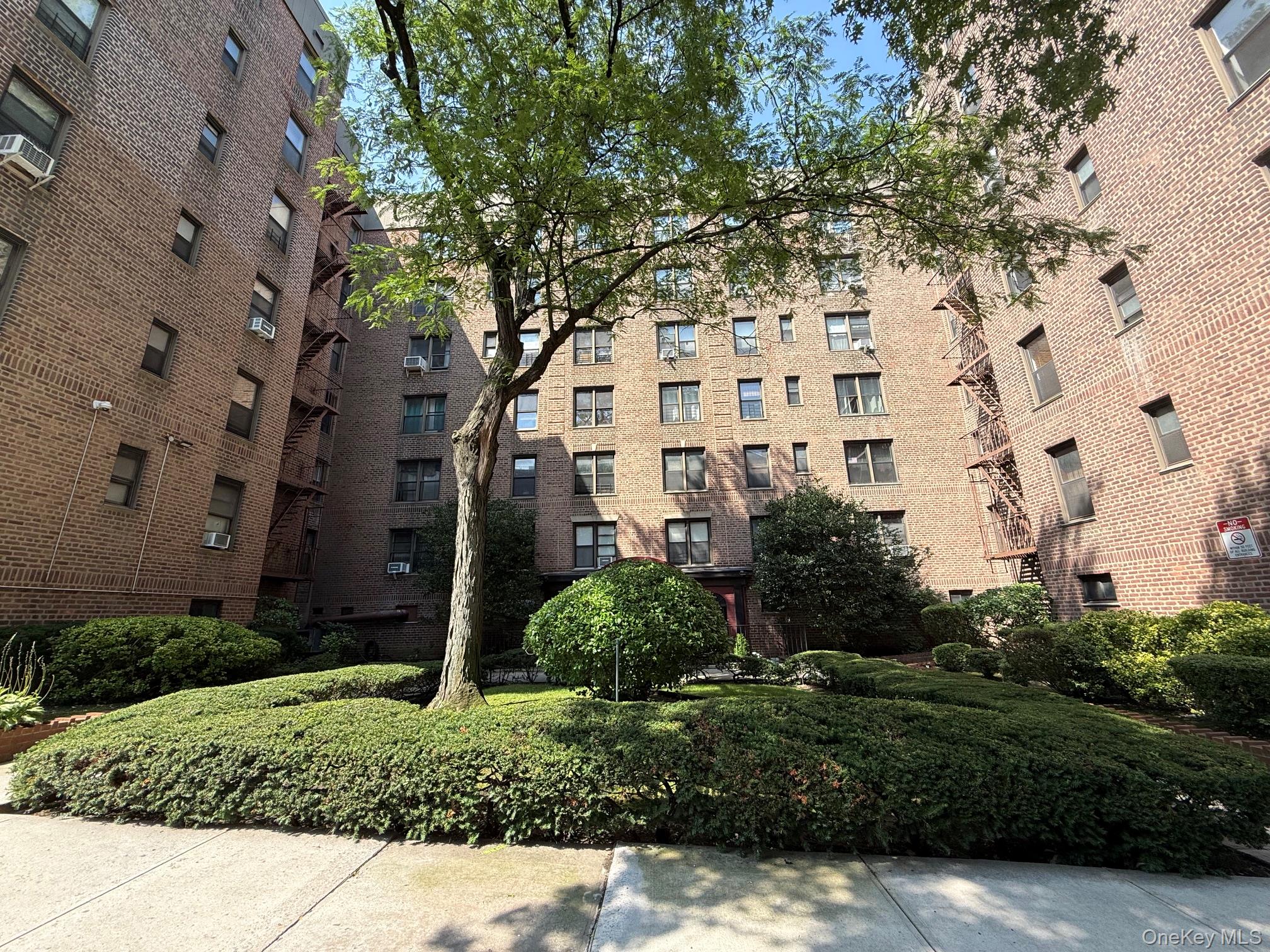 83-05 98 Street 5N Property Photo 1