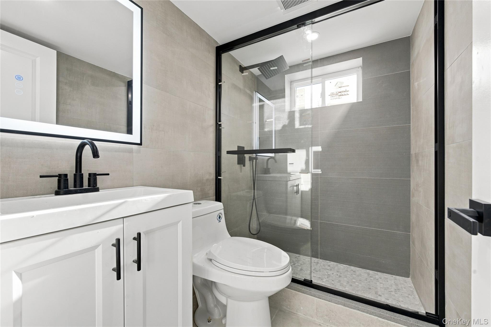 65-40 79th Street Property Photo 4