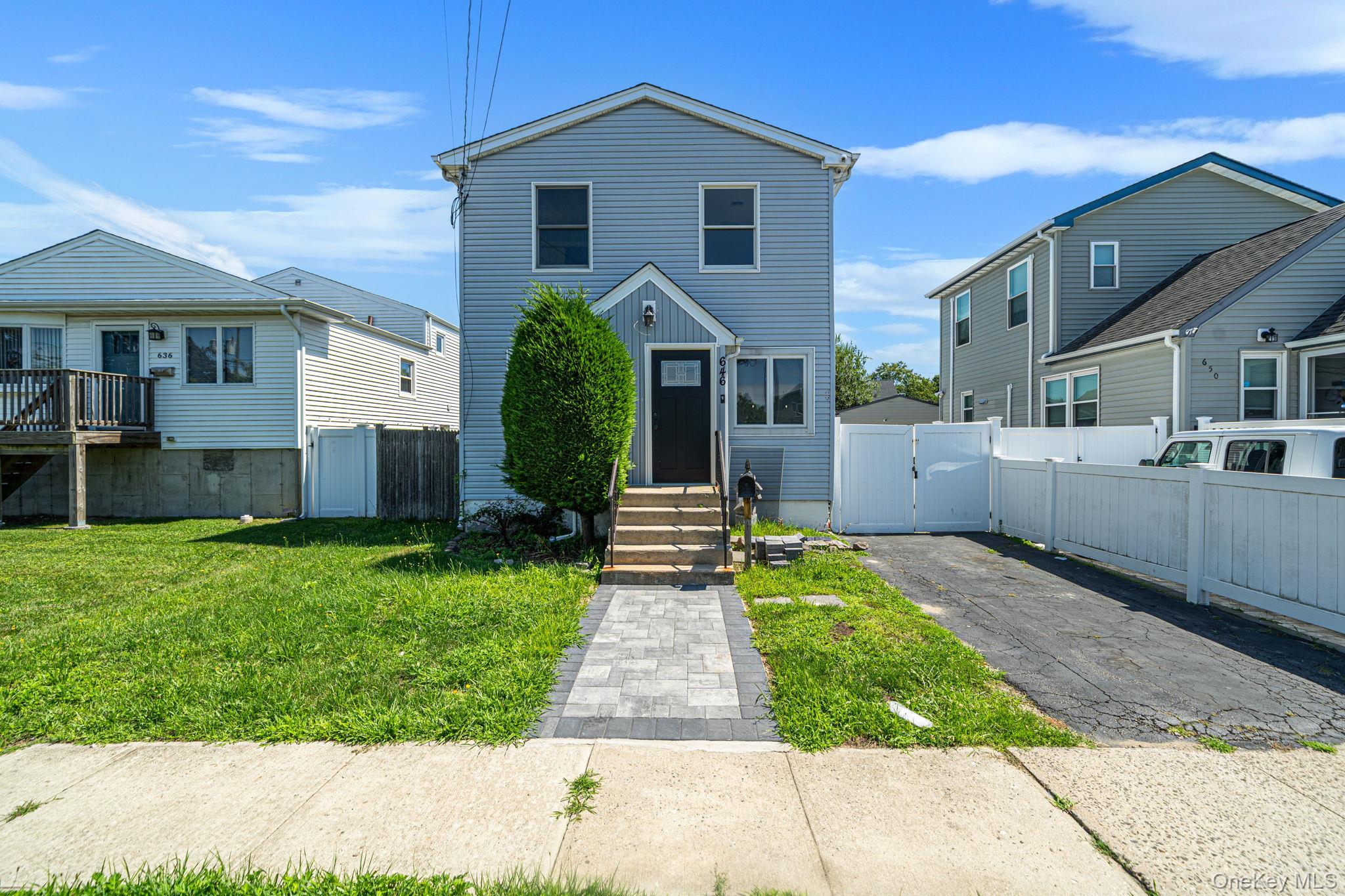 646 S 7th Street Property Photo 2