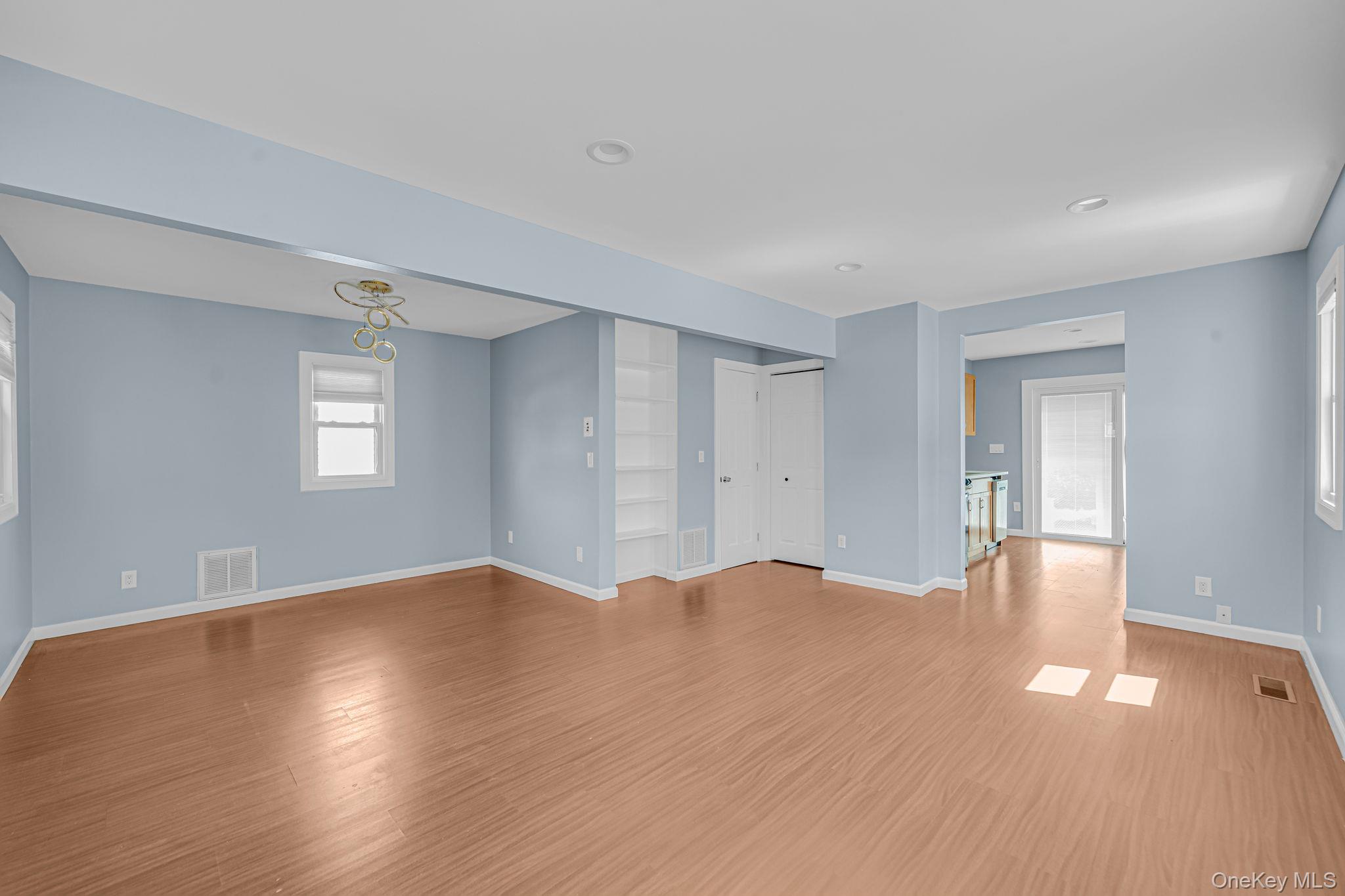 646 S 7th Street Property Photo 8