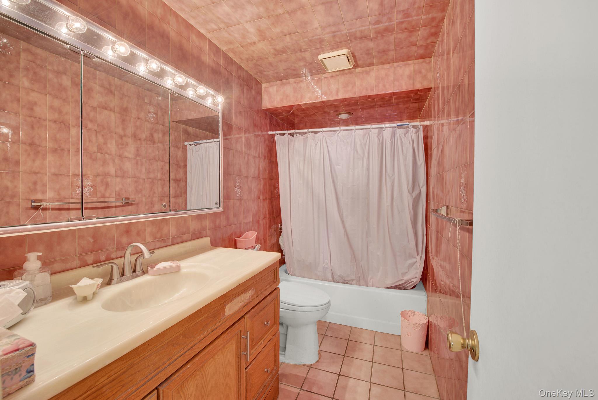 70-29 68 Th Place Property Photo 11