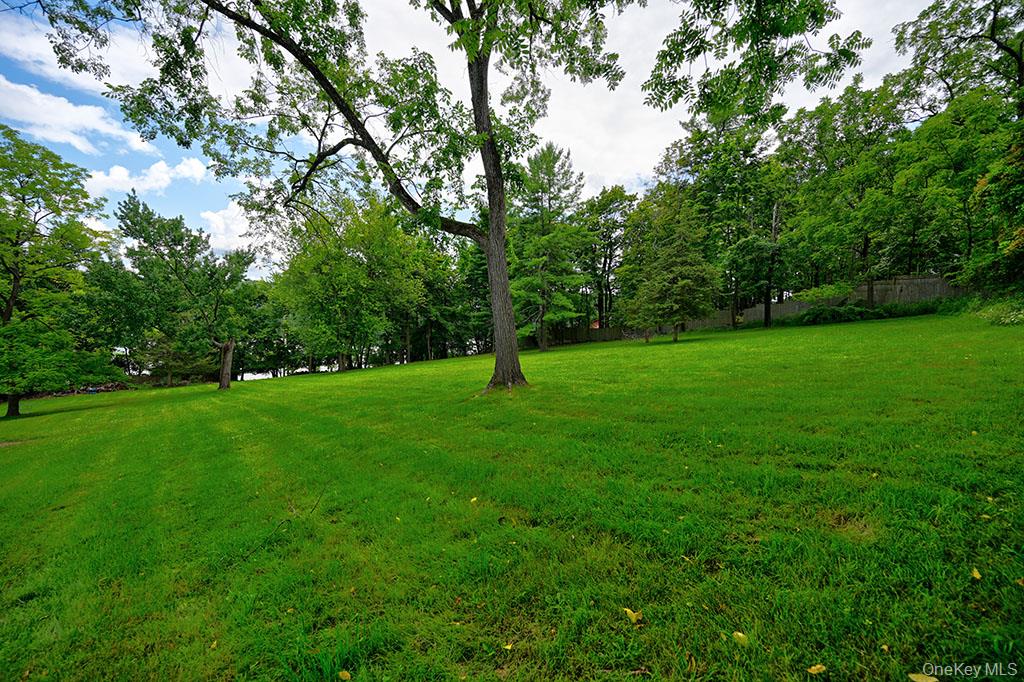 7.5 Lake Avenue Property Photo 3