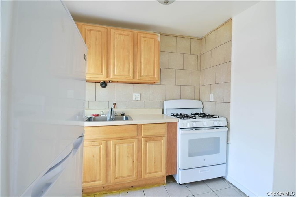 155 Chambers Street Property Photo 3