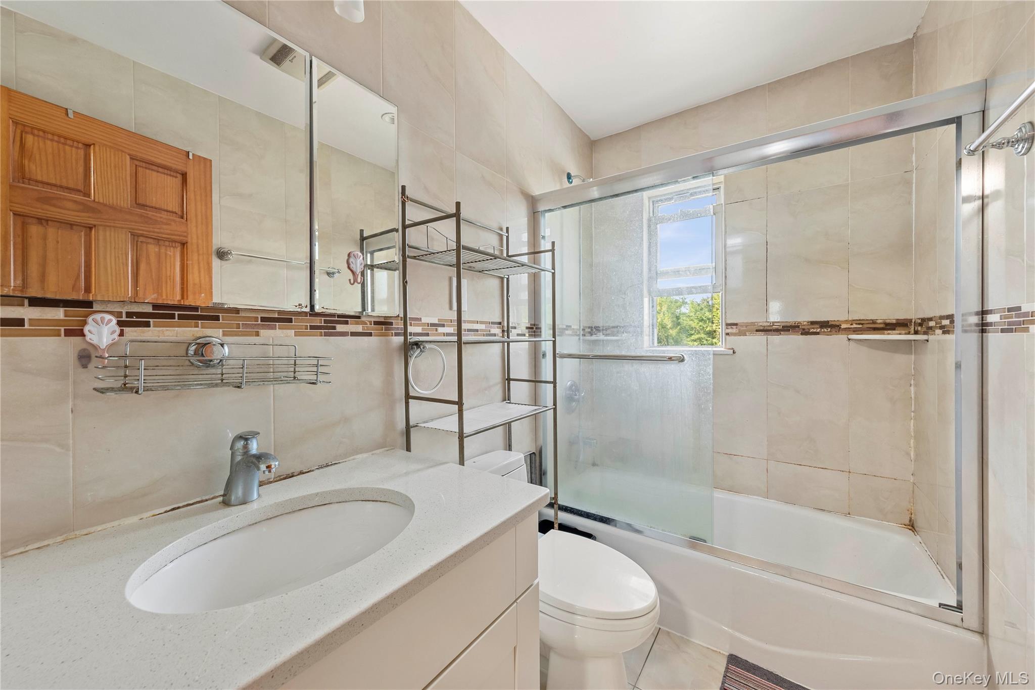 5352 194th Street Property Photo 9