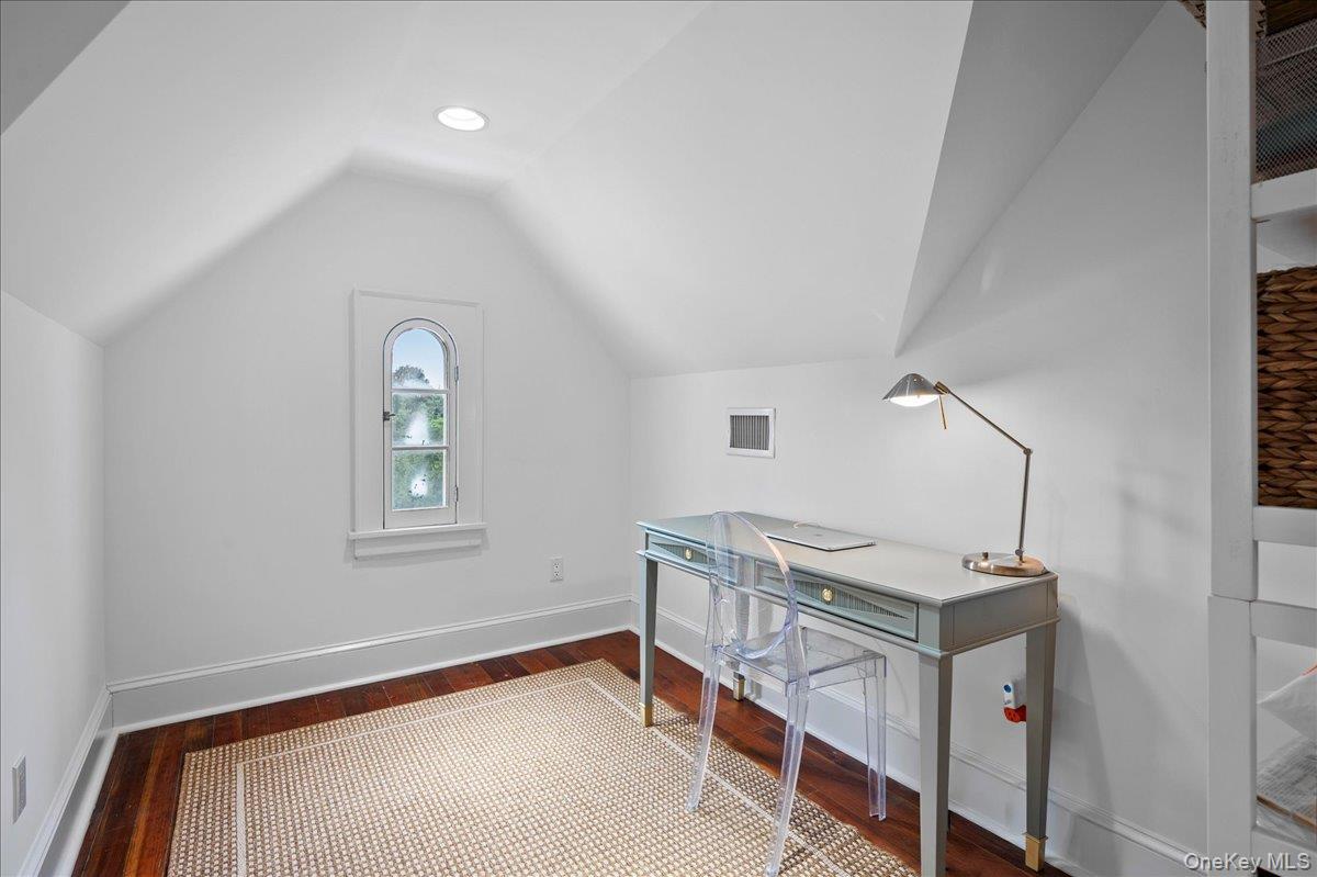 12 Linden Avenue Property Photo 27
