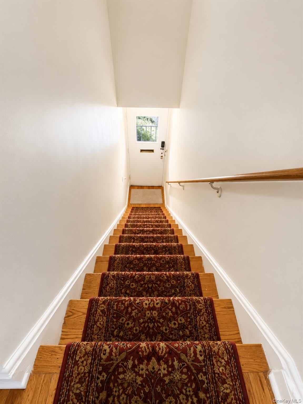 43 1/2 Carpenter Avenue D Property Photo 2