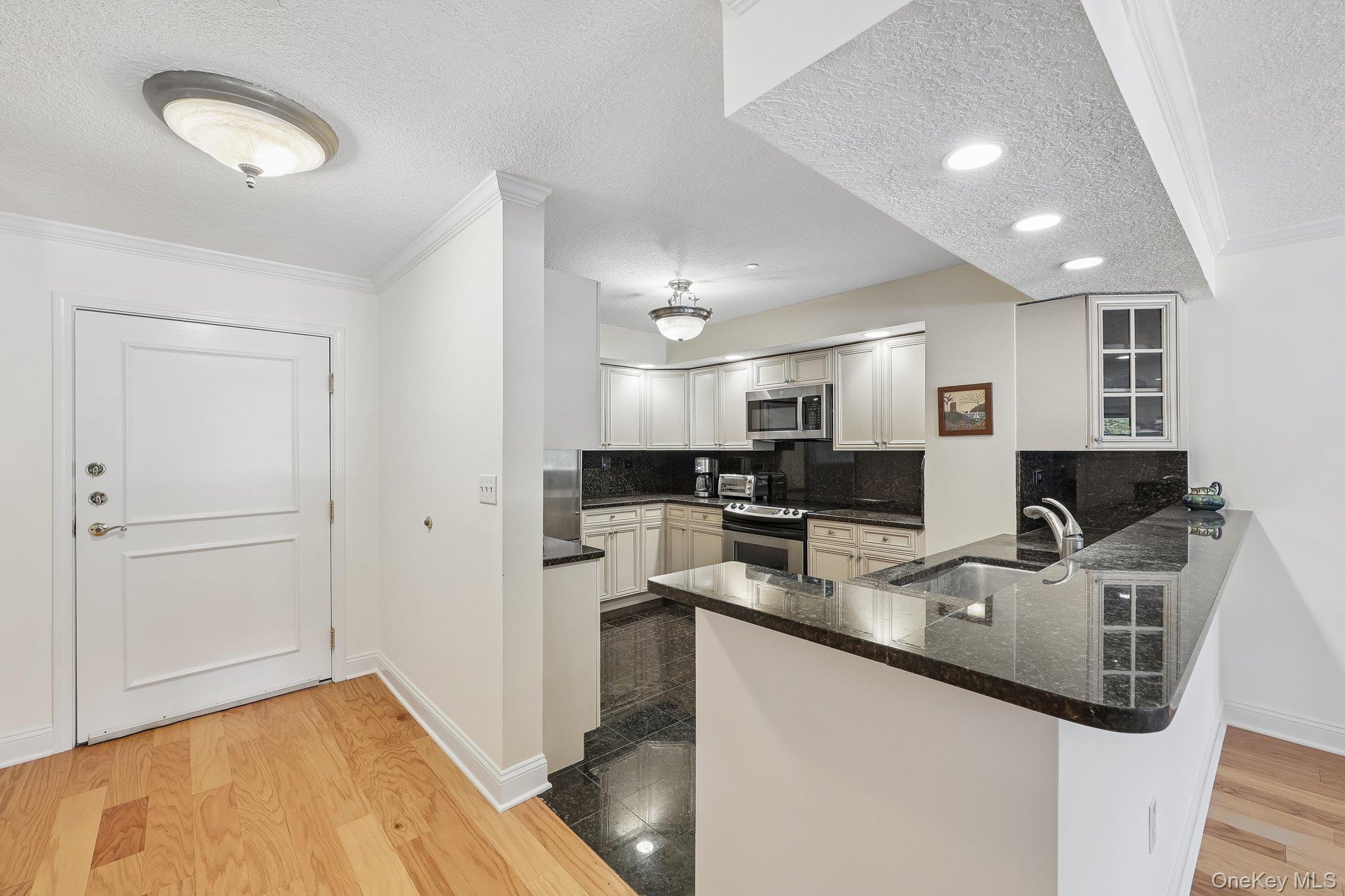 409 Harbor Cove #409 Property Photo 4