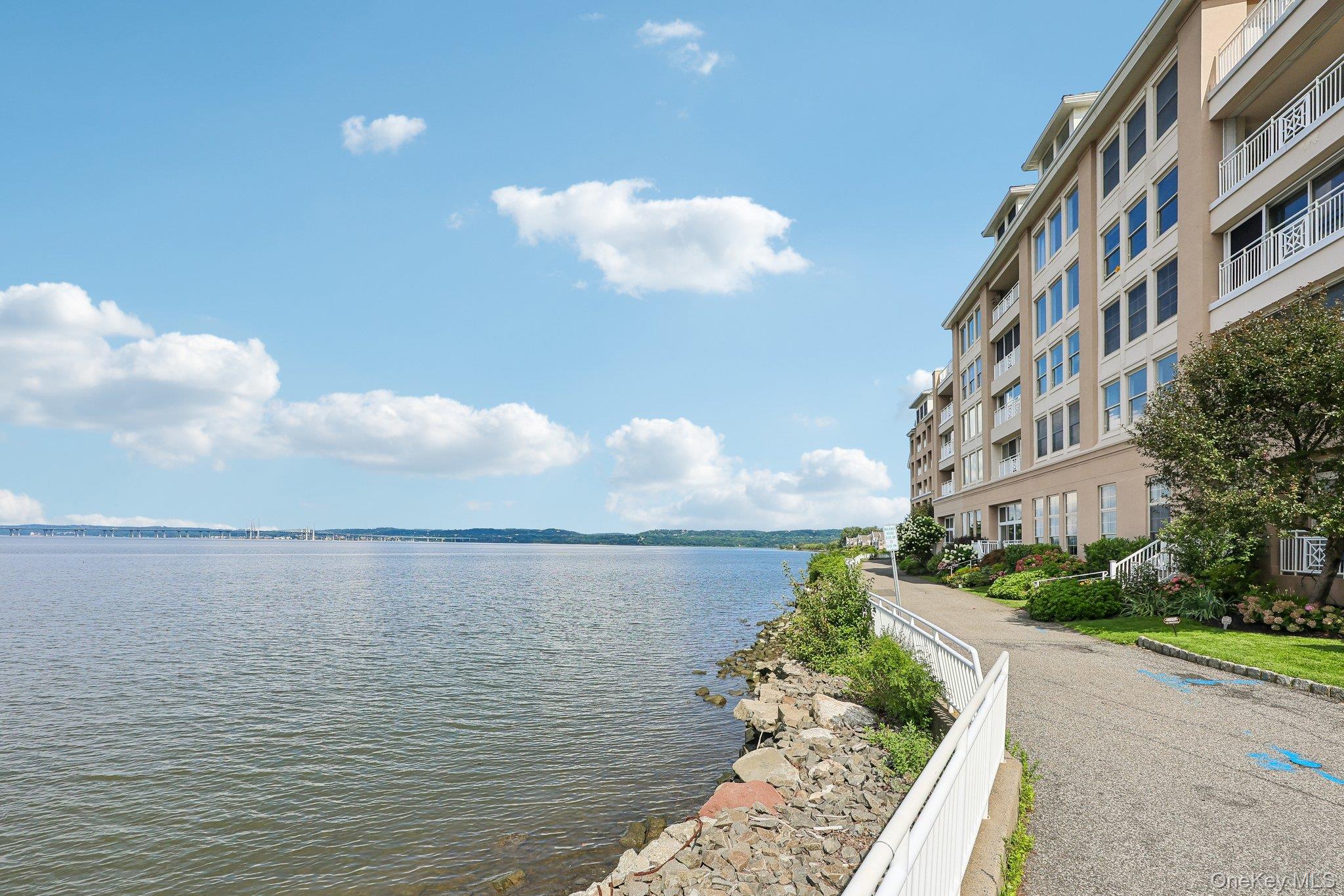409 Harbor Cove #409 Property Photo 22
